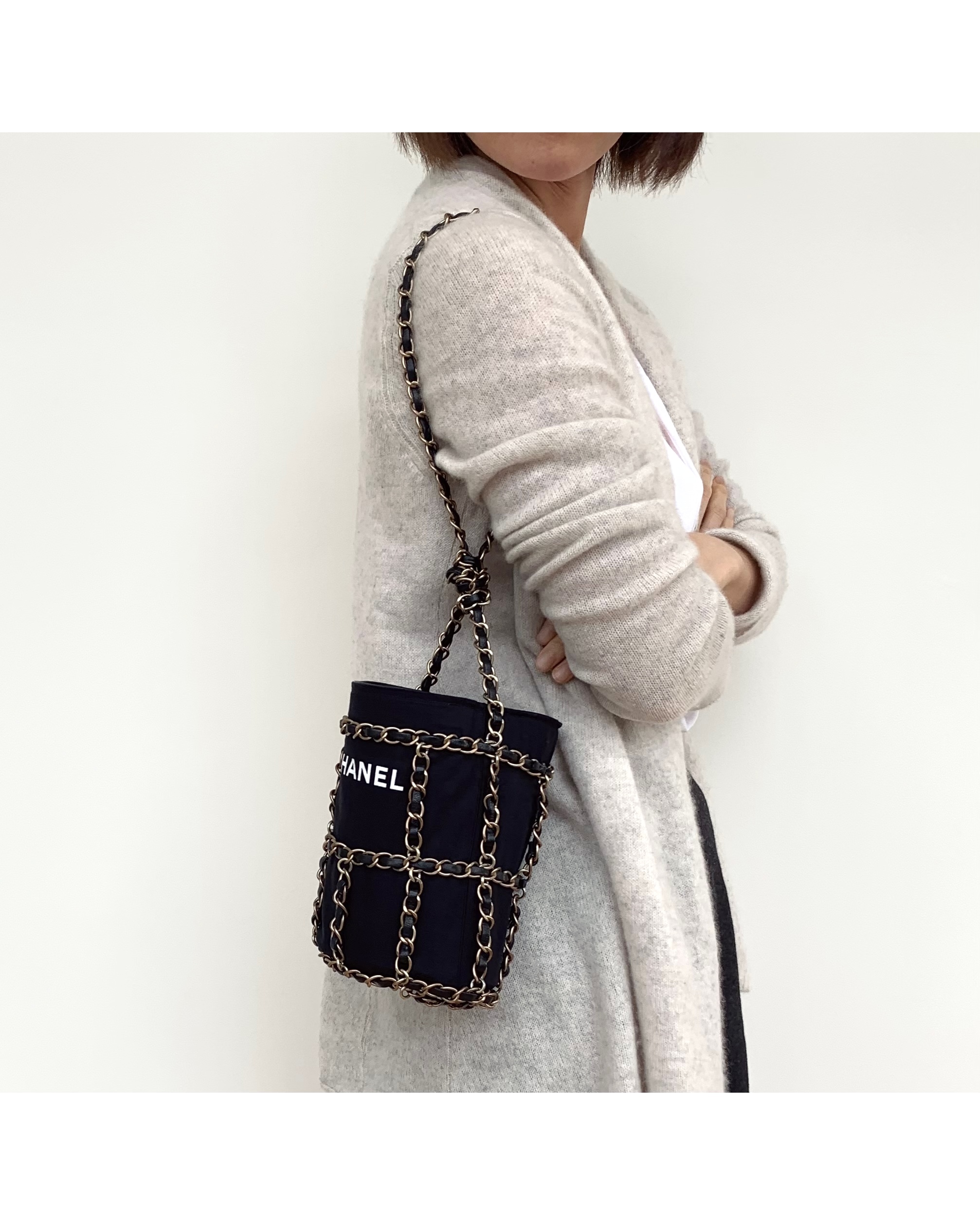 CHANEL cage chain bag no.37