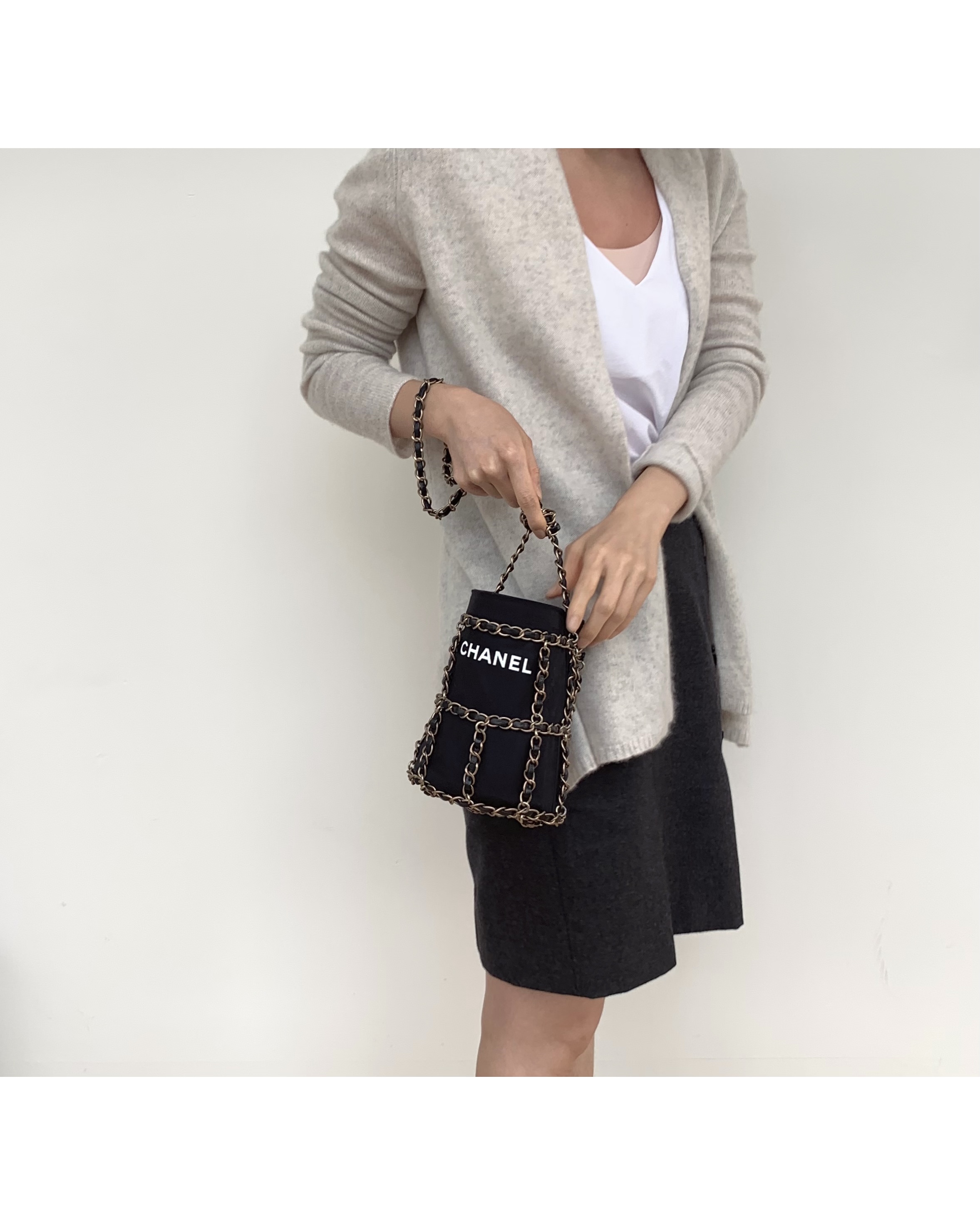CHANEL cage chain bag no.37