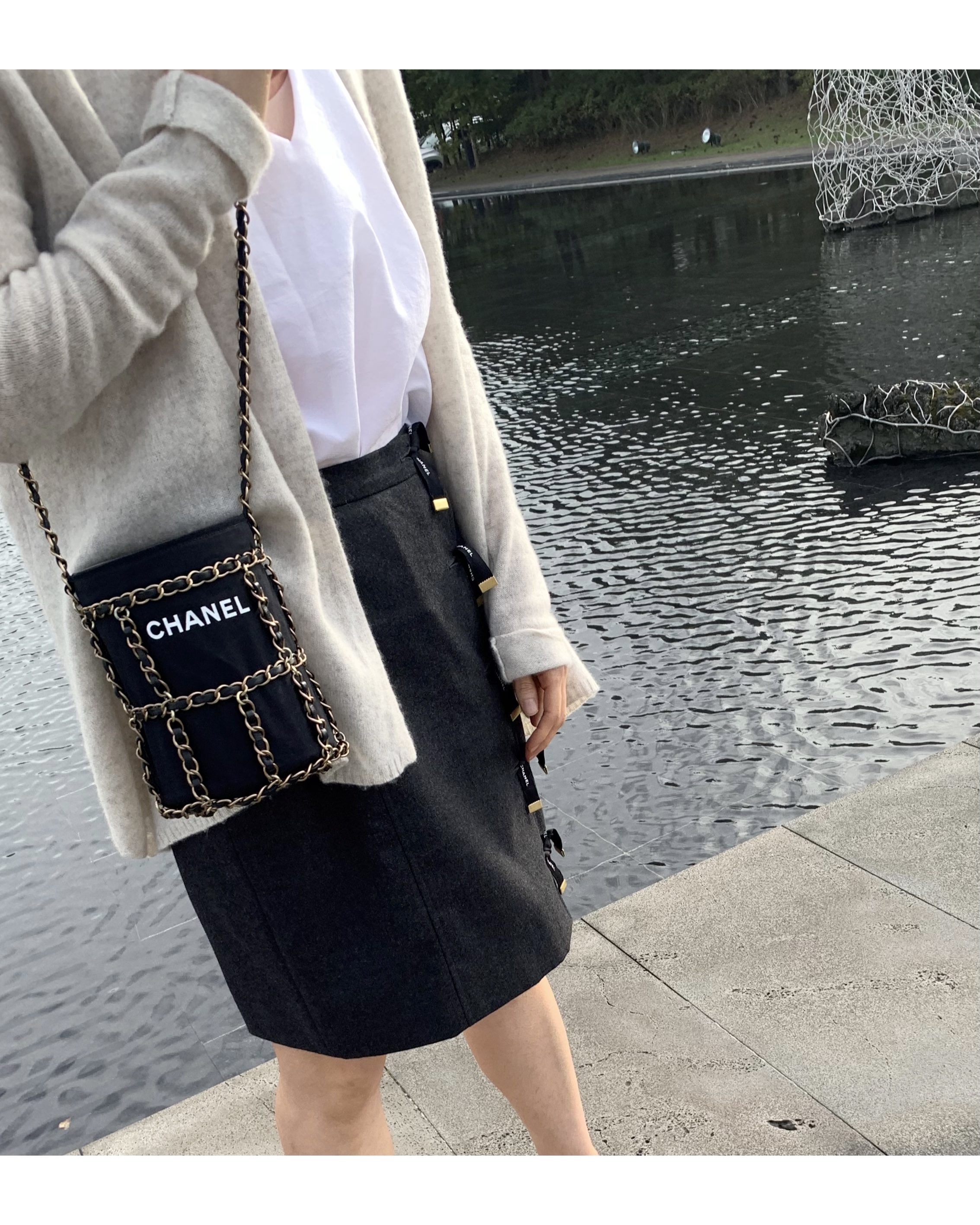 CHANEL cage chain bag no.37