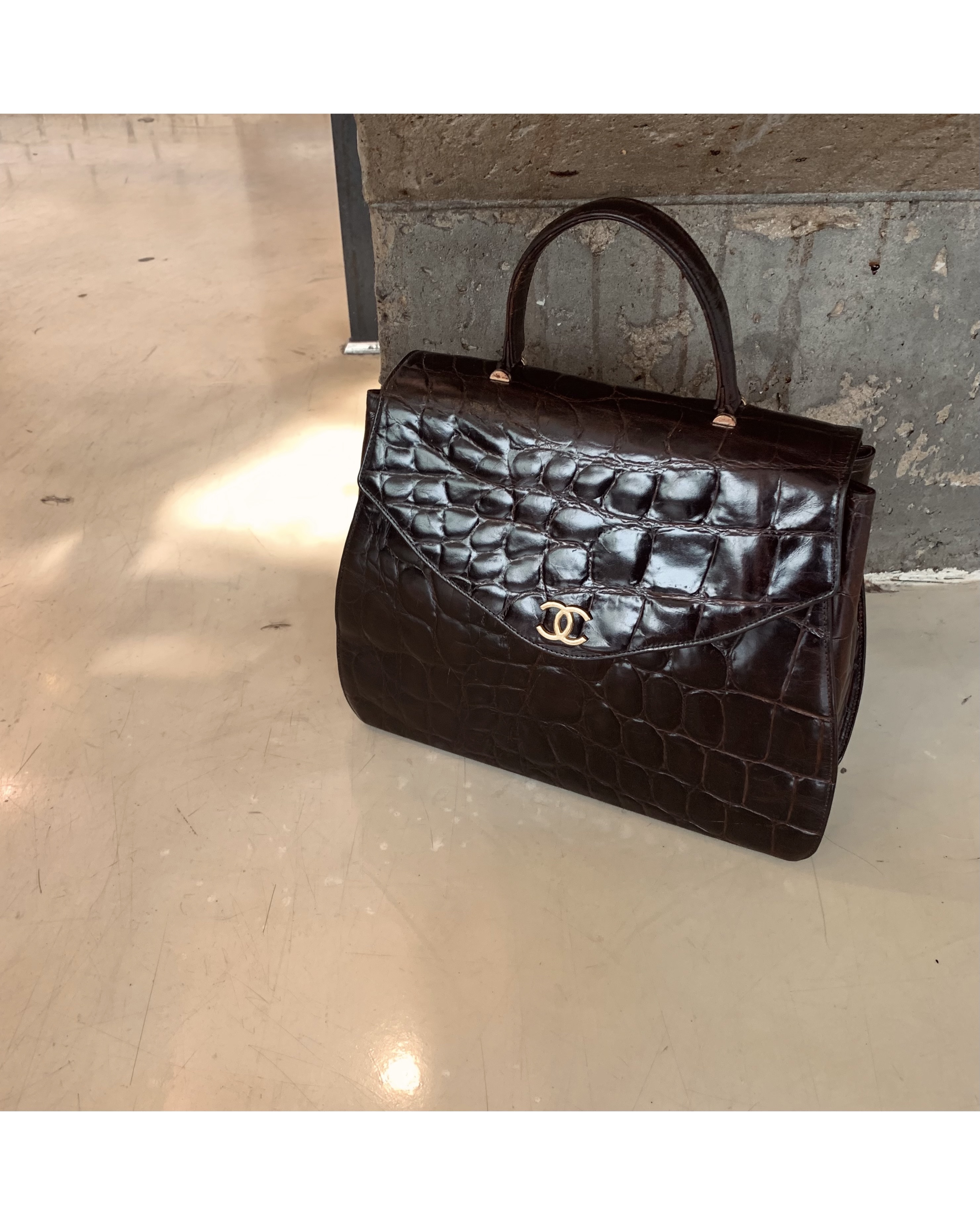 GENUINE vintage crocodile bag X CHANEL hanger CC objet no.38