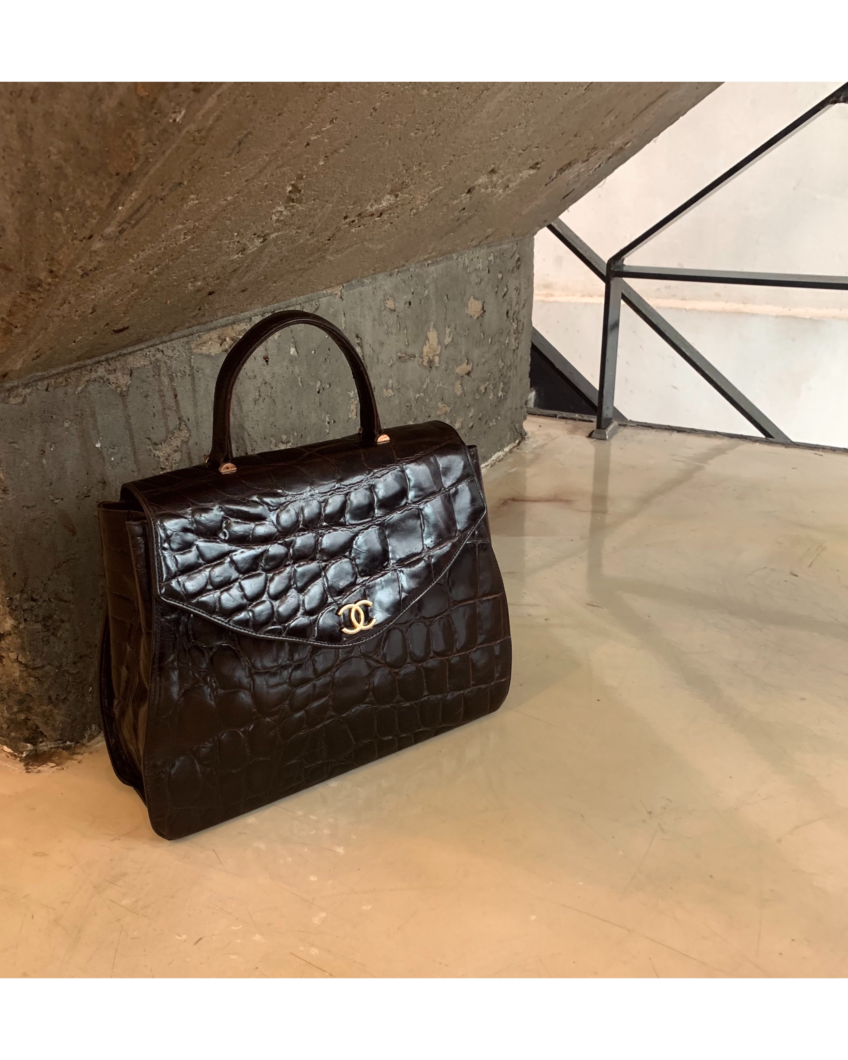 GENUINE vintage crocodile bag X CHANEL hanger CC objet no.38