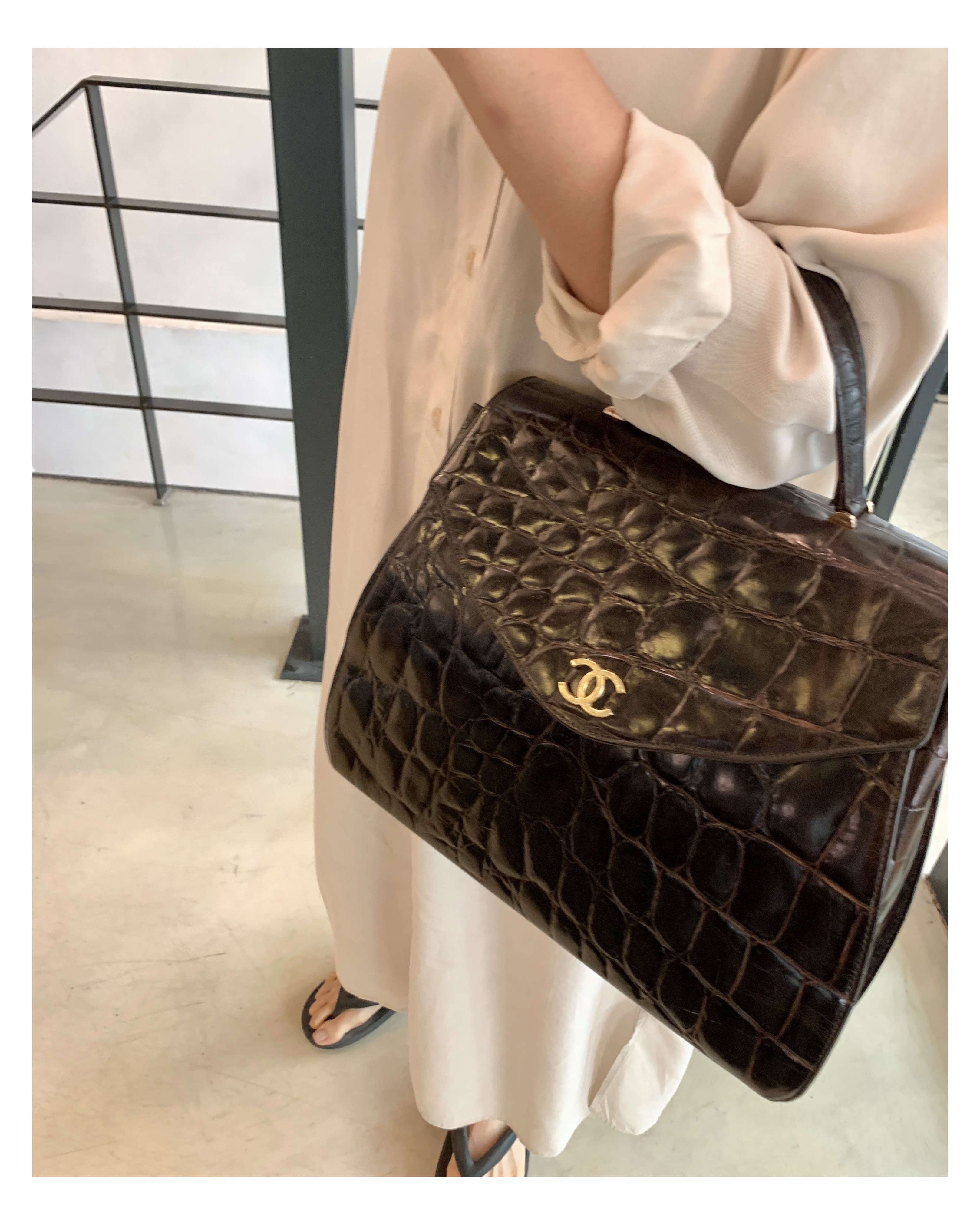 GENUINE vintage crocodile bag X CHANEL hanger CC objet no.38