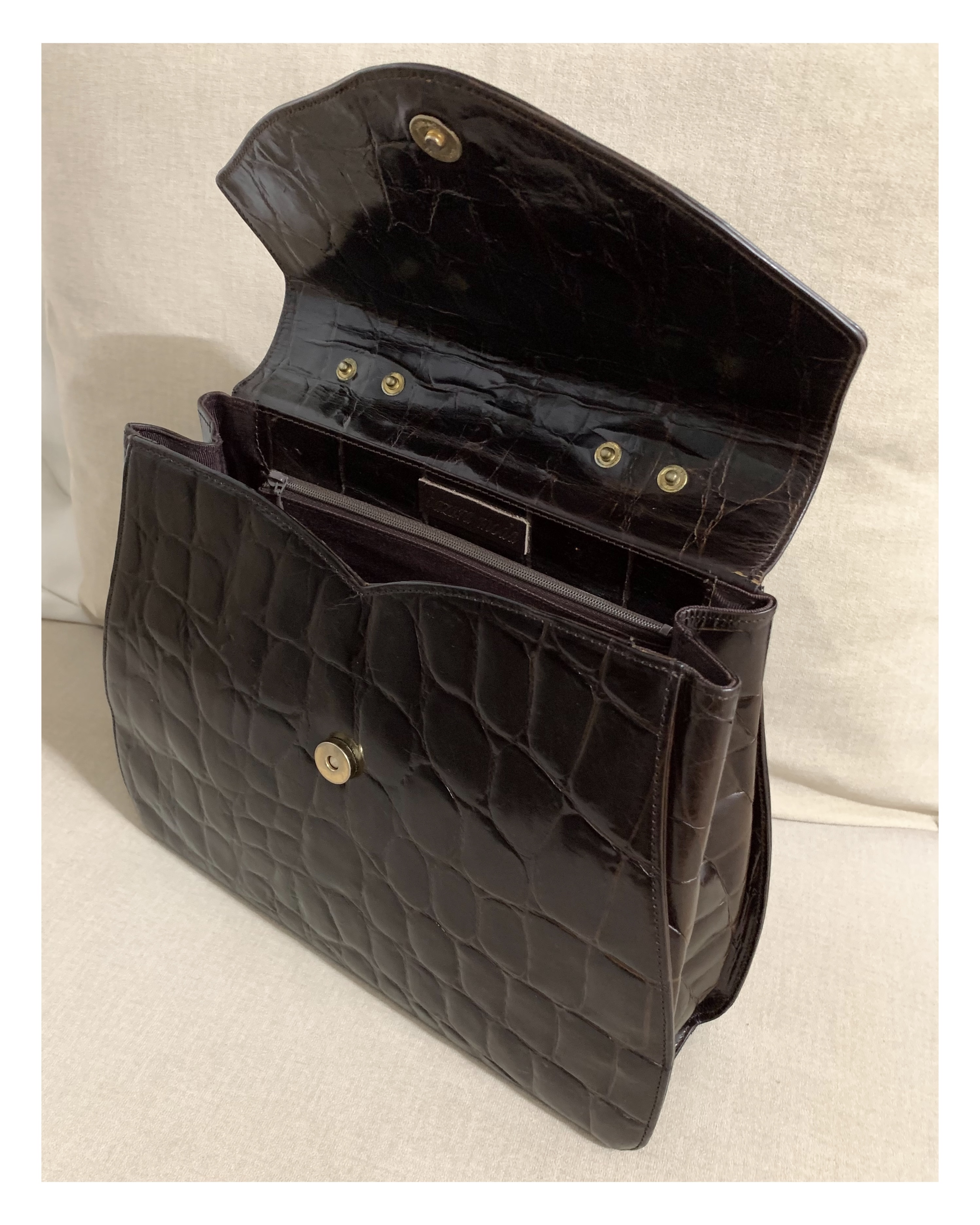 GENUINE vintage crocodile bag X CHANEL hanger CC objet no.38