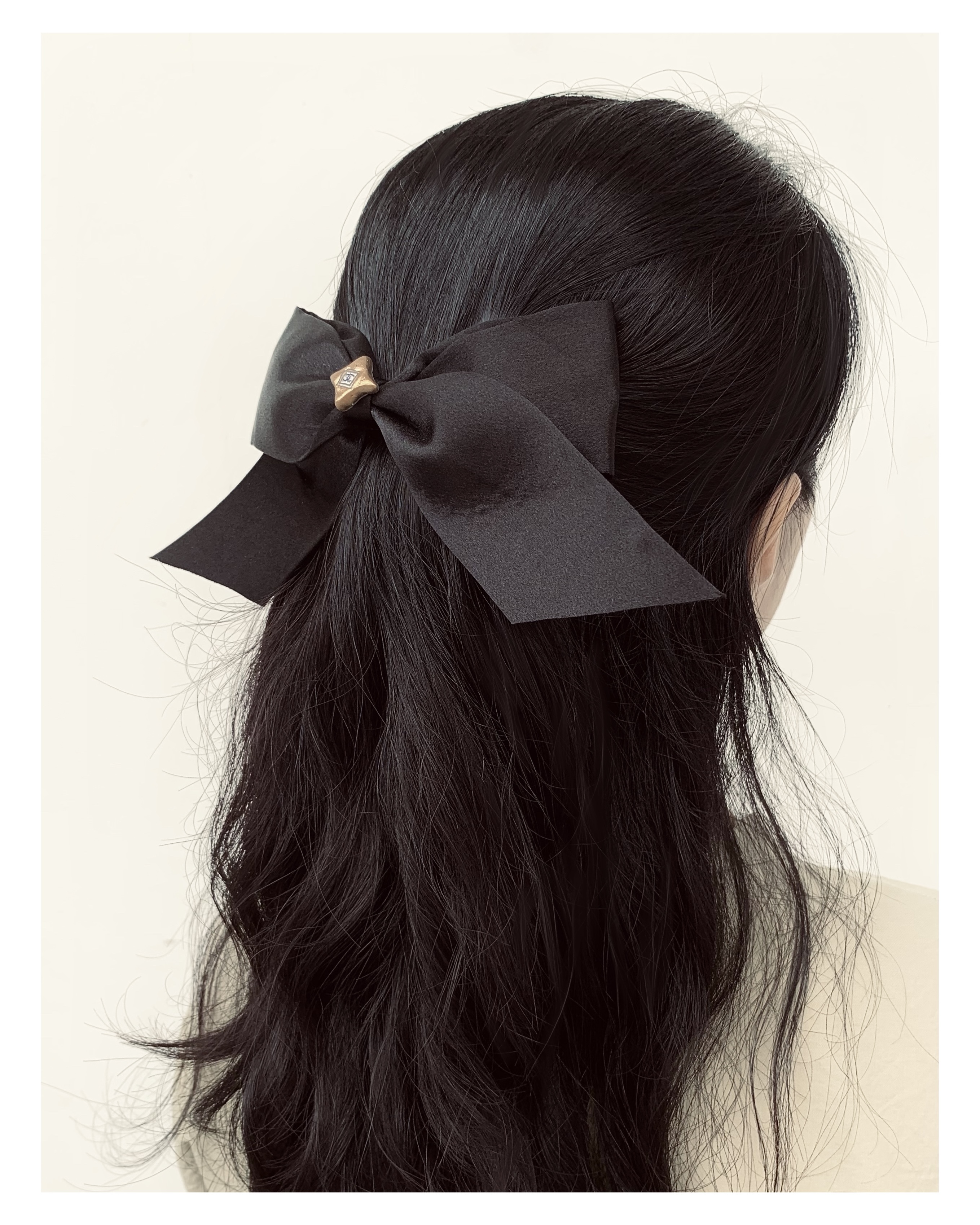 CHANEL gold star CC ribbon hair clip no.56