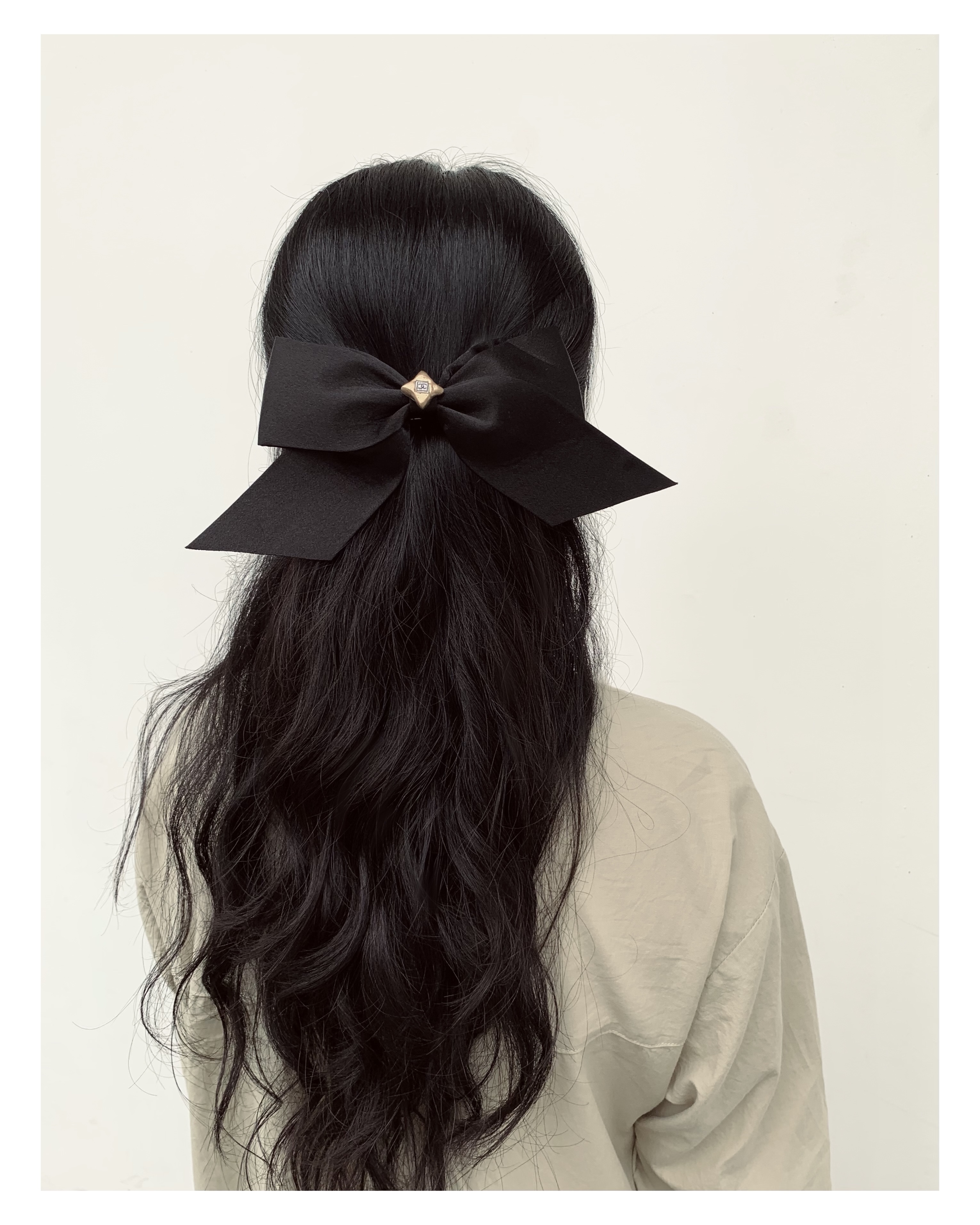CHANEL gold star CC ribbon hair clip no.56
