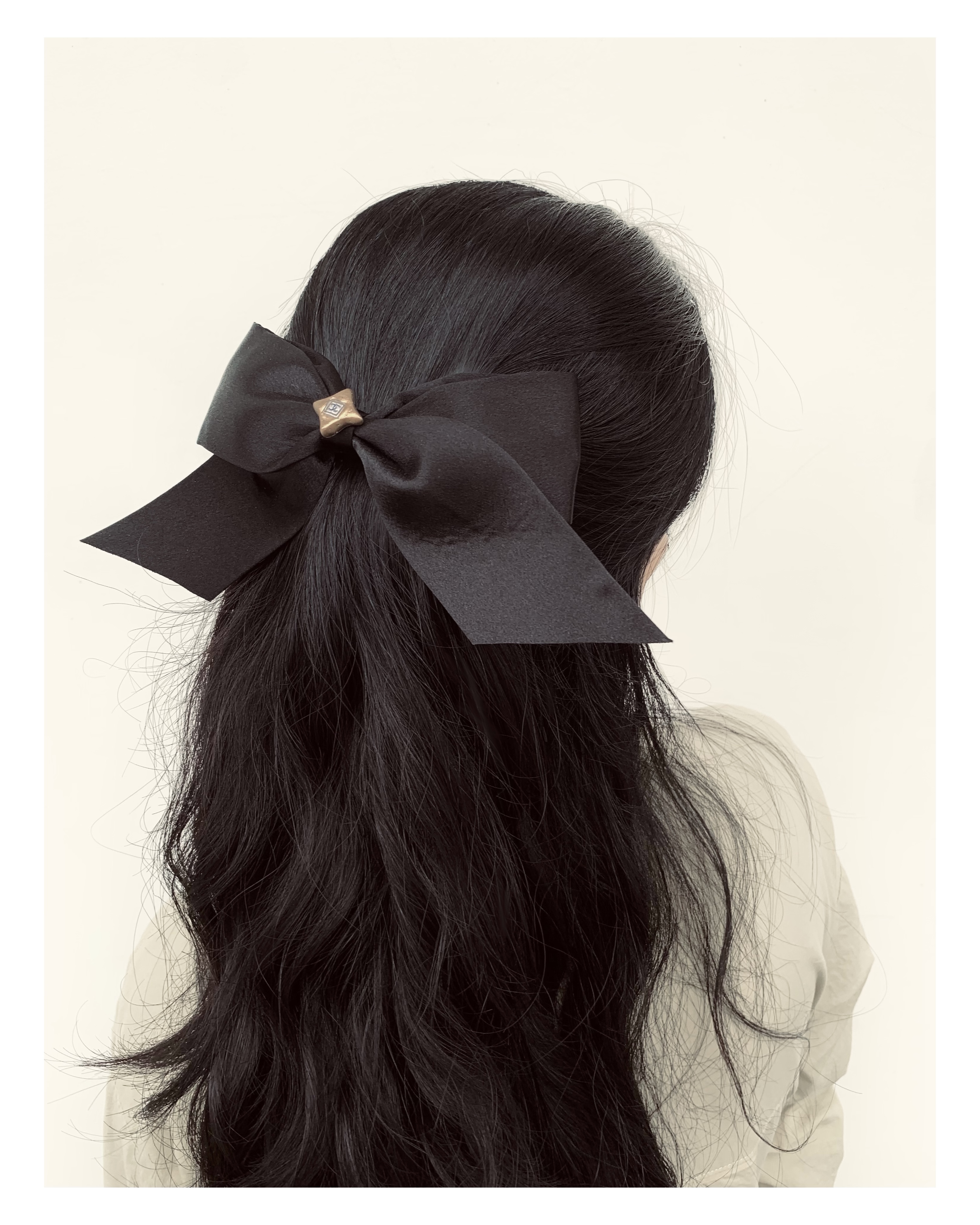 CHANEL gold star CC ribbon hair clip no.56