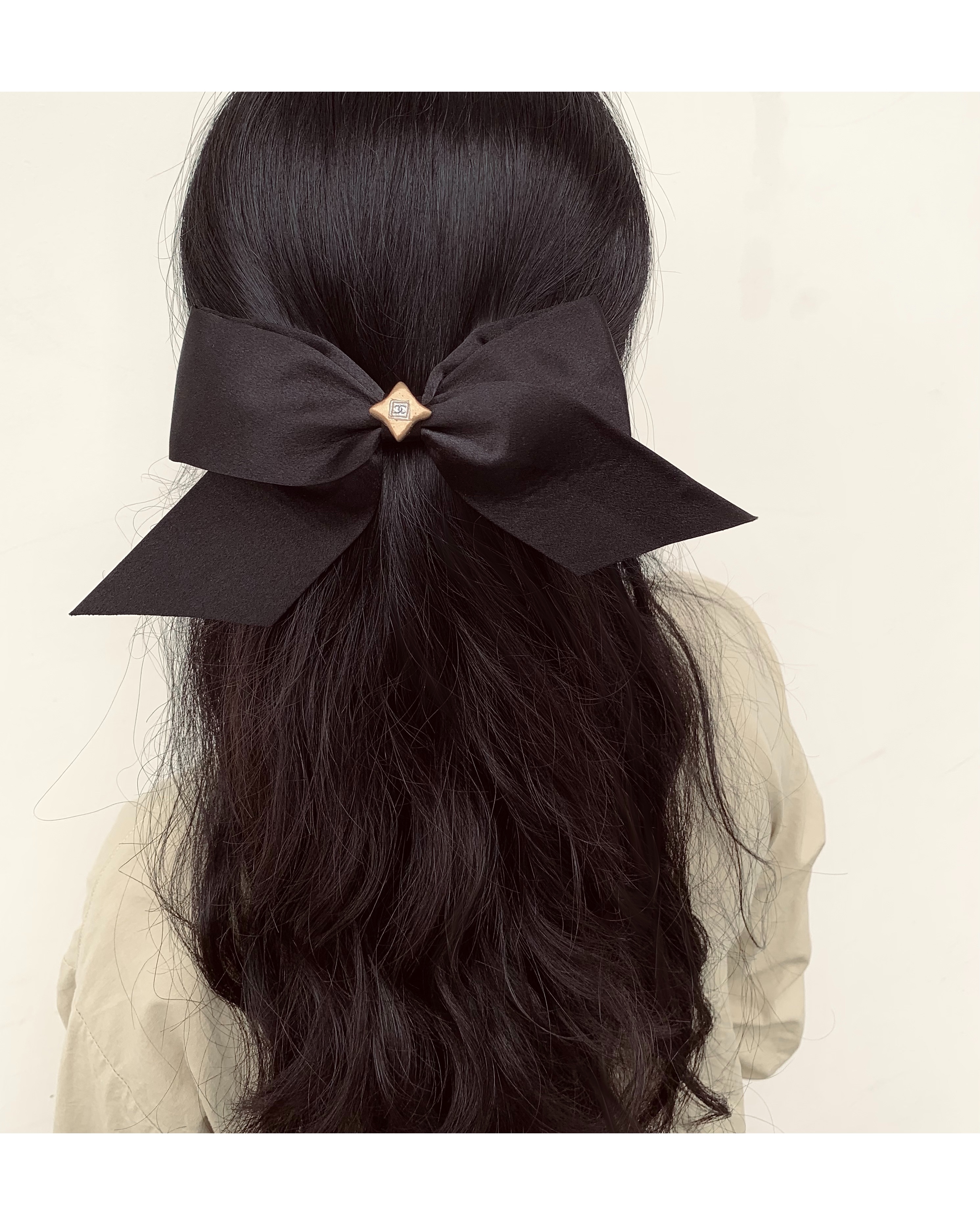 CHANEL gold star CC ribbon hair clip no.56
