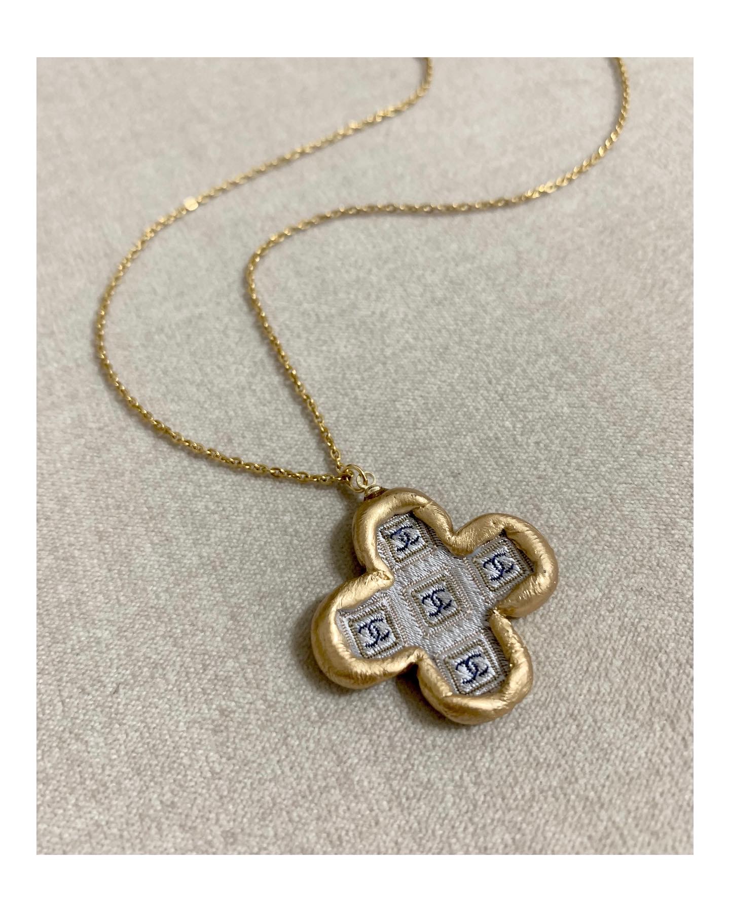 CHANEL clover silk pattern necklace no.37
