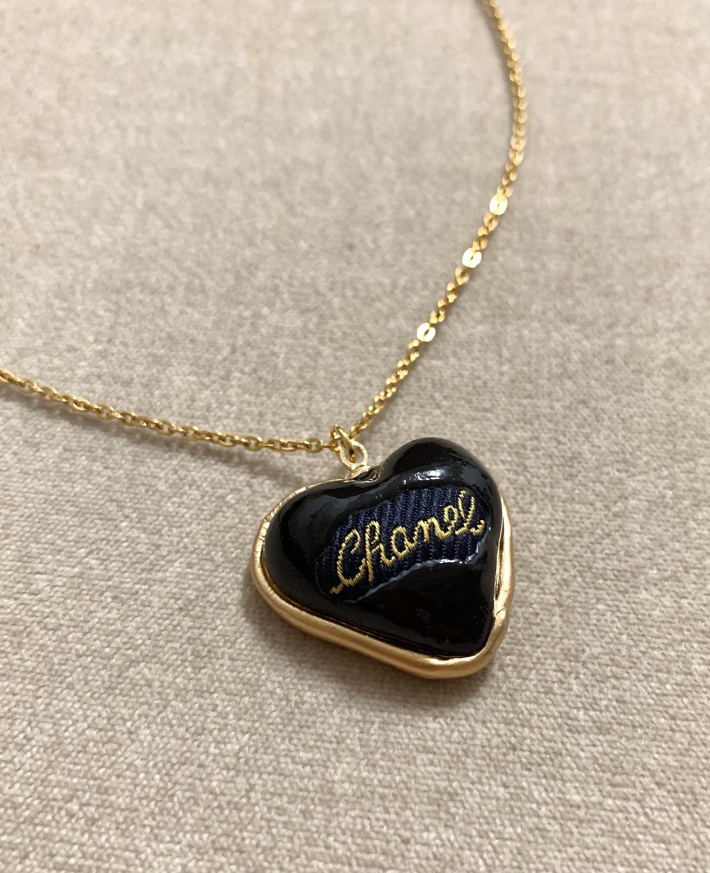CHANEL heart chocolate Initial silk button necklace no.38