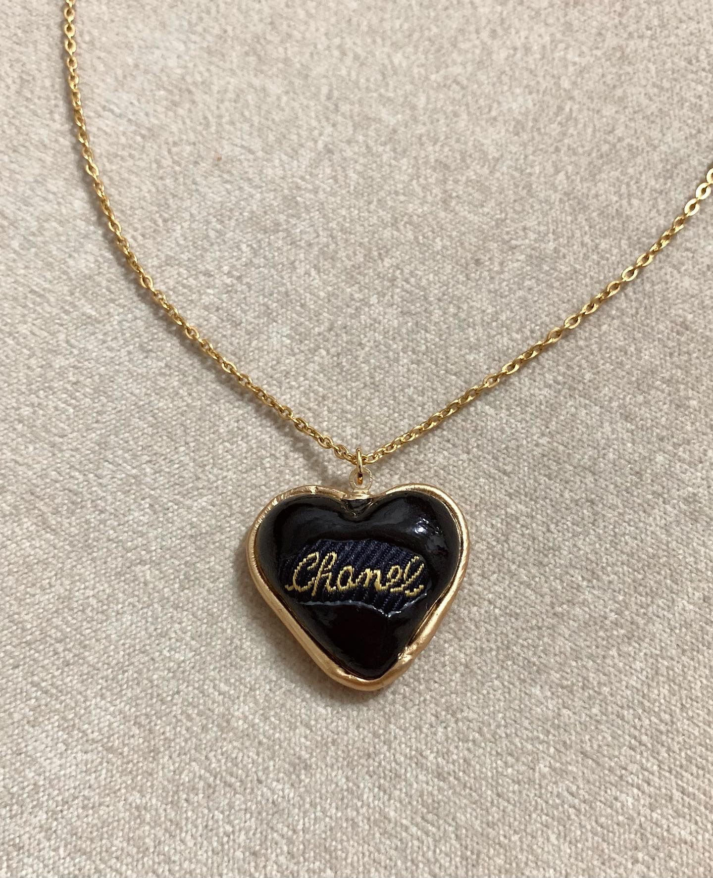 CHANEL heart chocolate Initial silk button necklace no.38