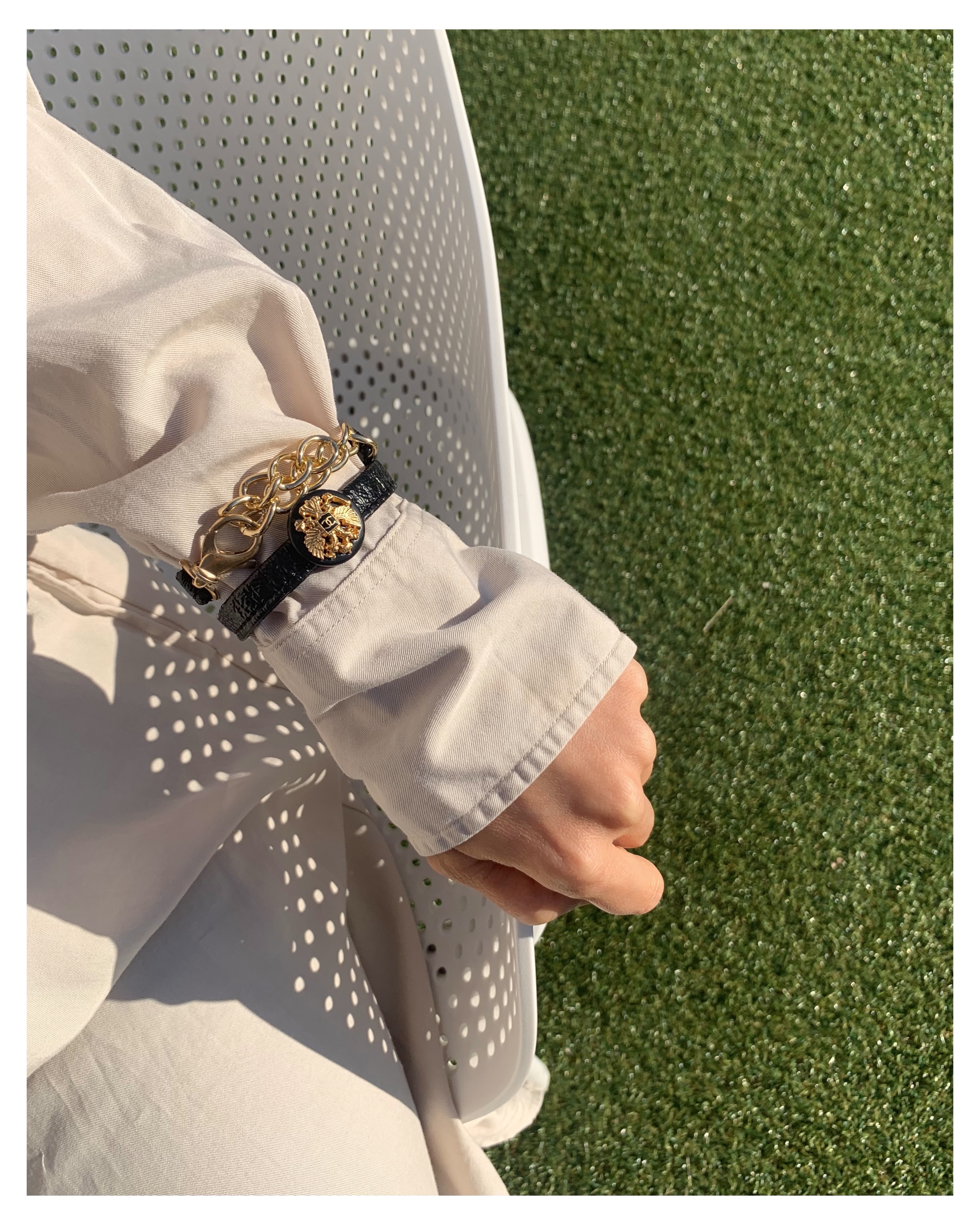 CHANEL button no.69