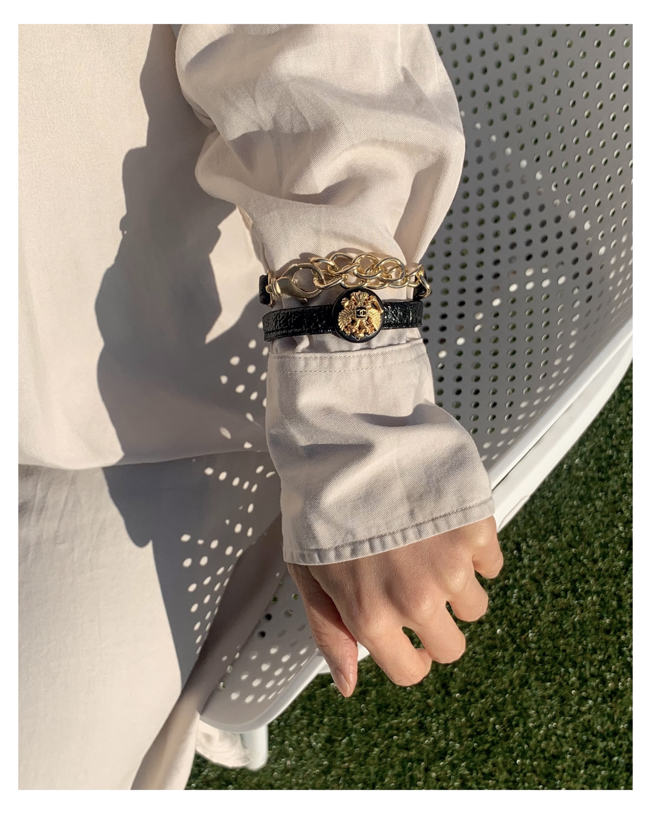 CHANEL button no.69