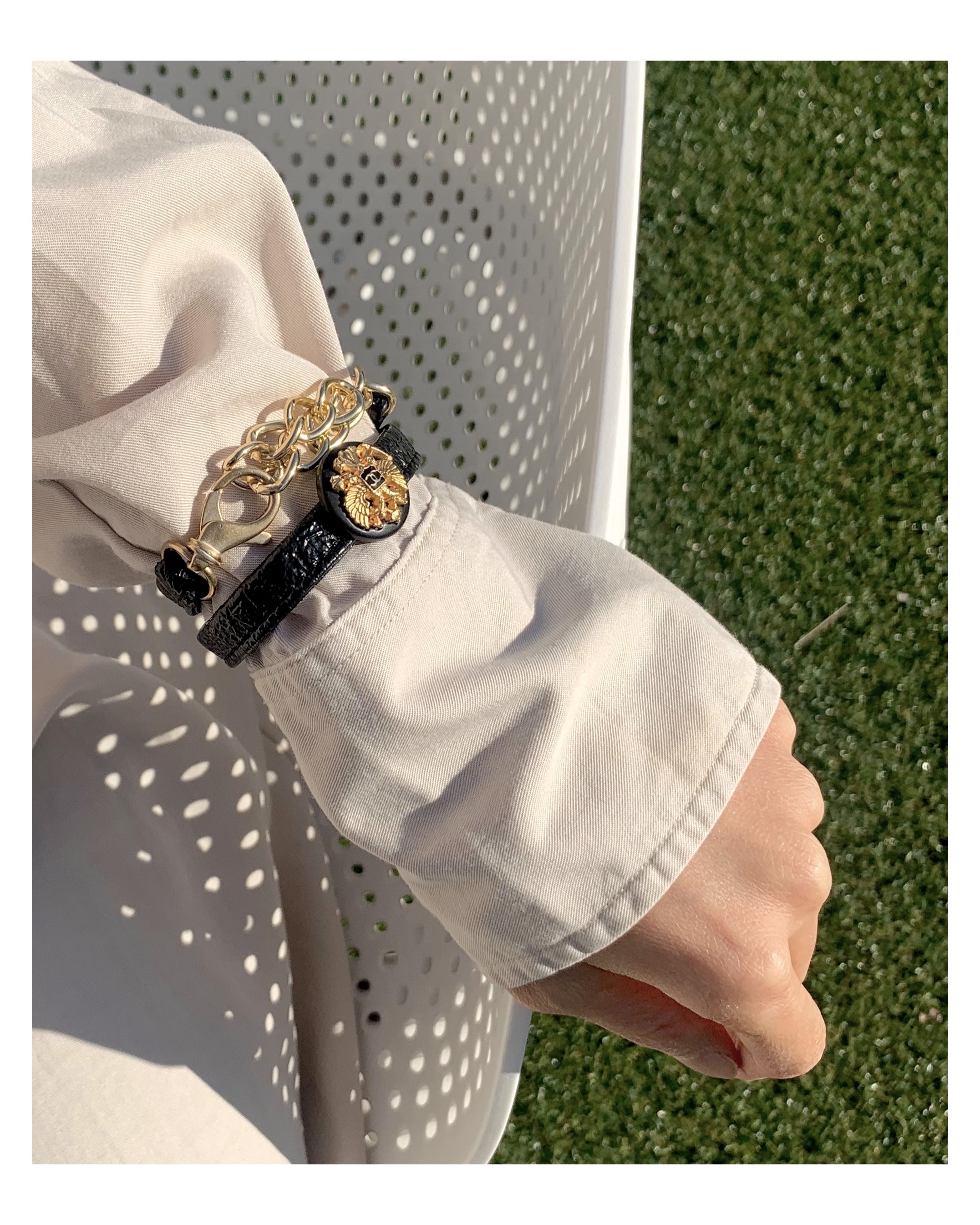 CHANEL button no.69