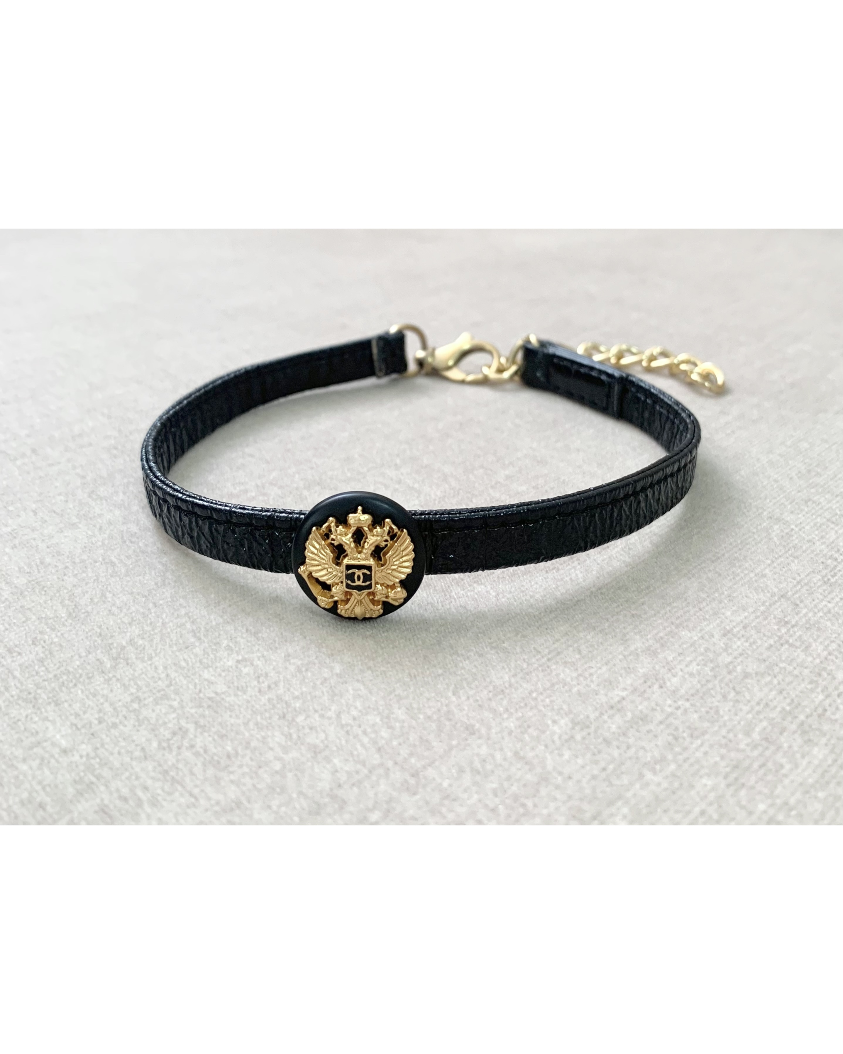 CHANEL button no.69