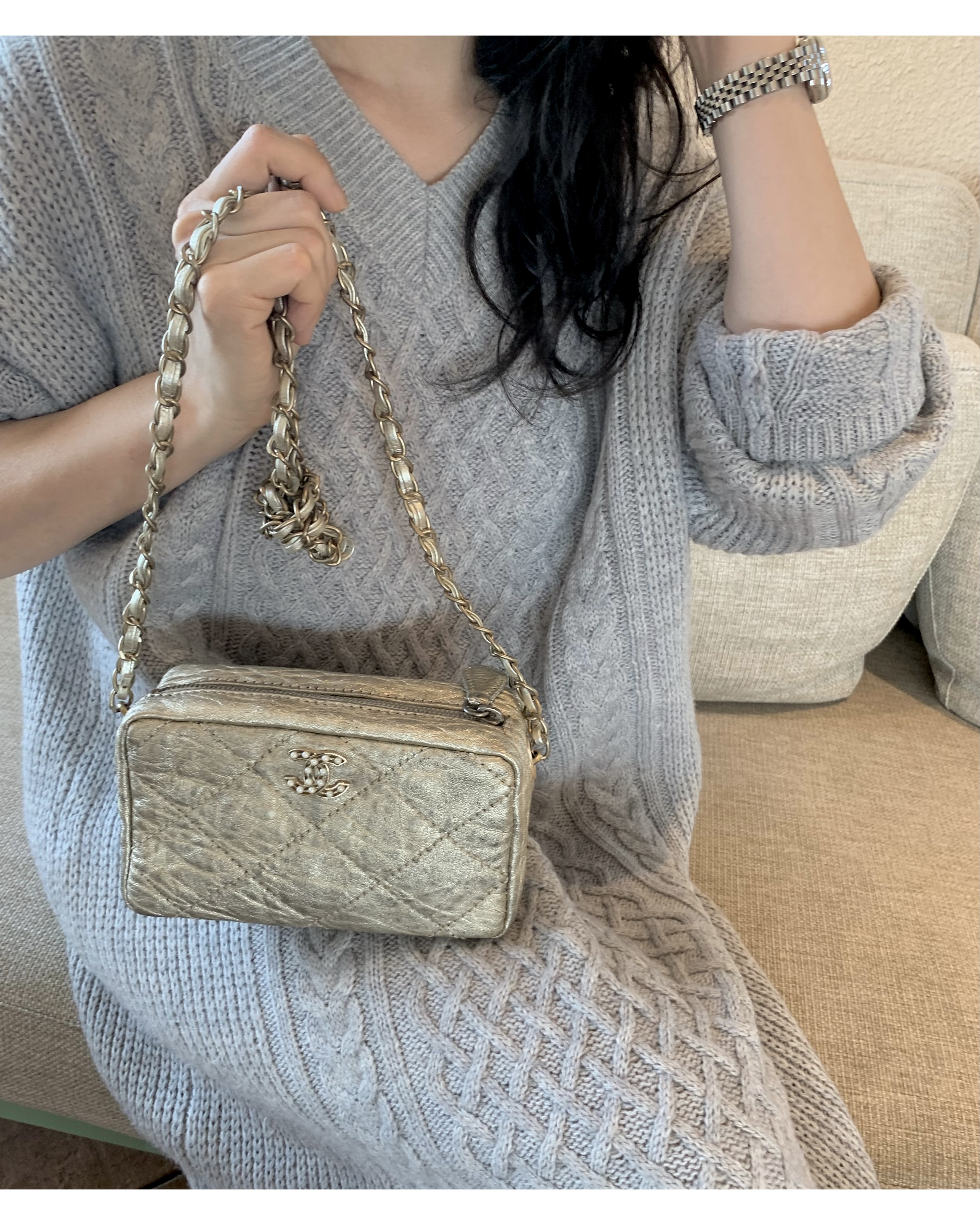 CHANEL gold quilting pearl CC camera bag no.46
