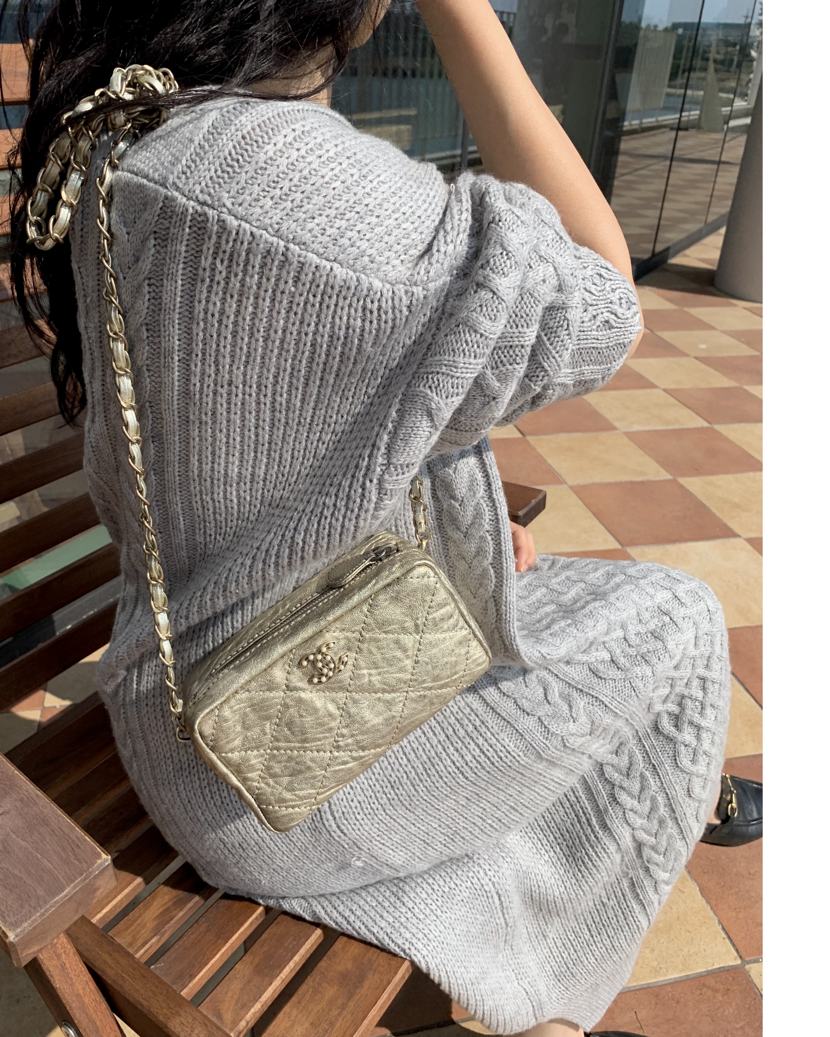CHANEL gold quilting pearl CC camera bag no.46