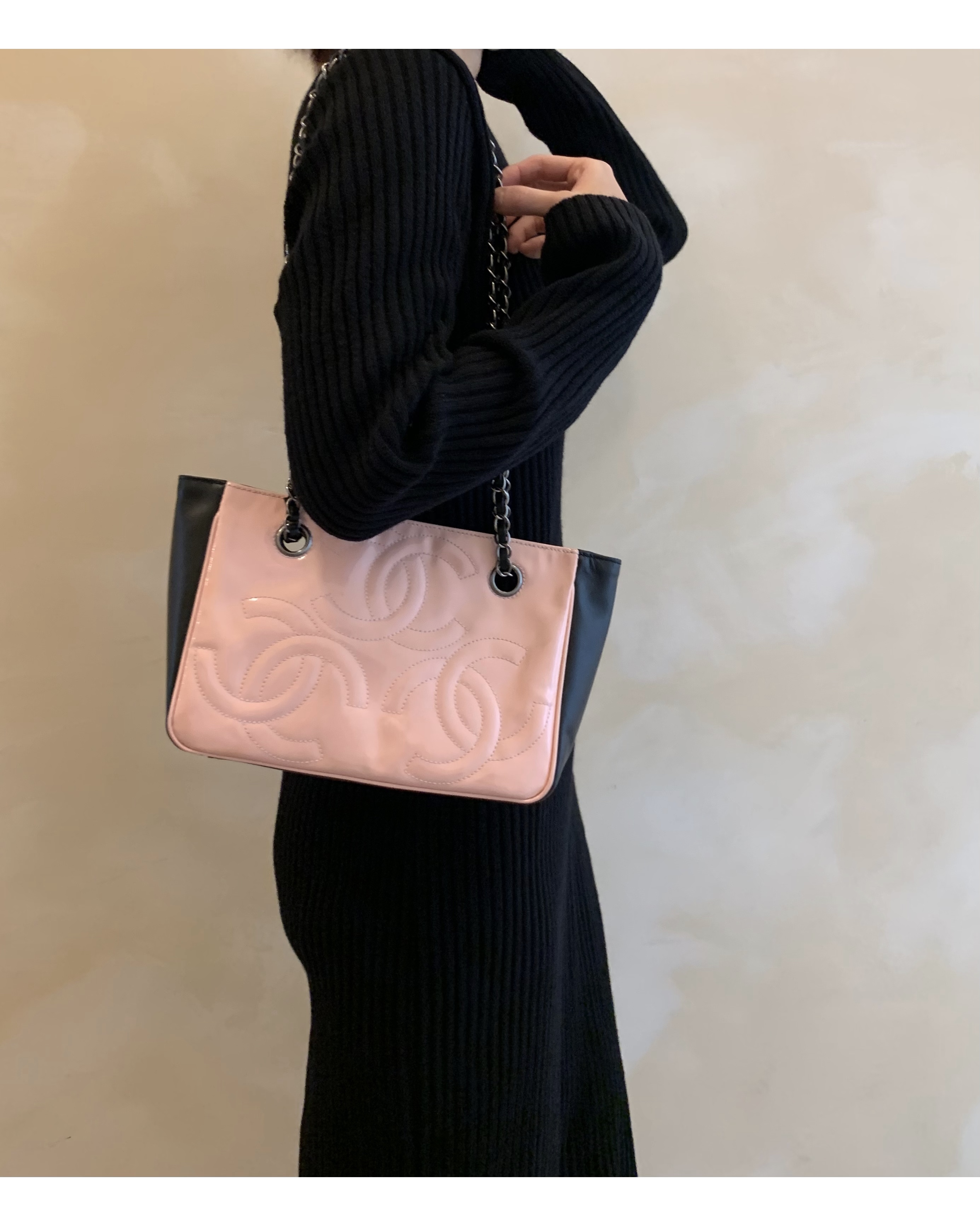CHANEL pink triple CC black combination chain bag no.47