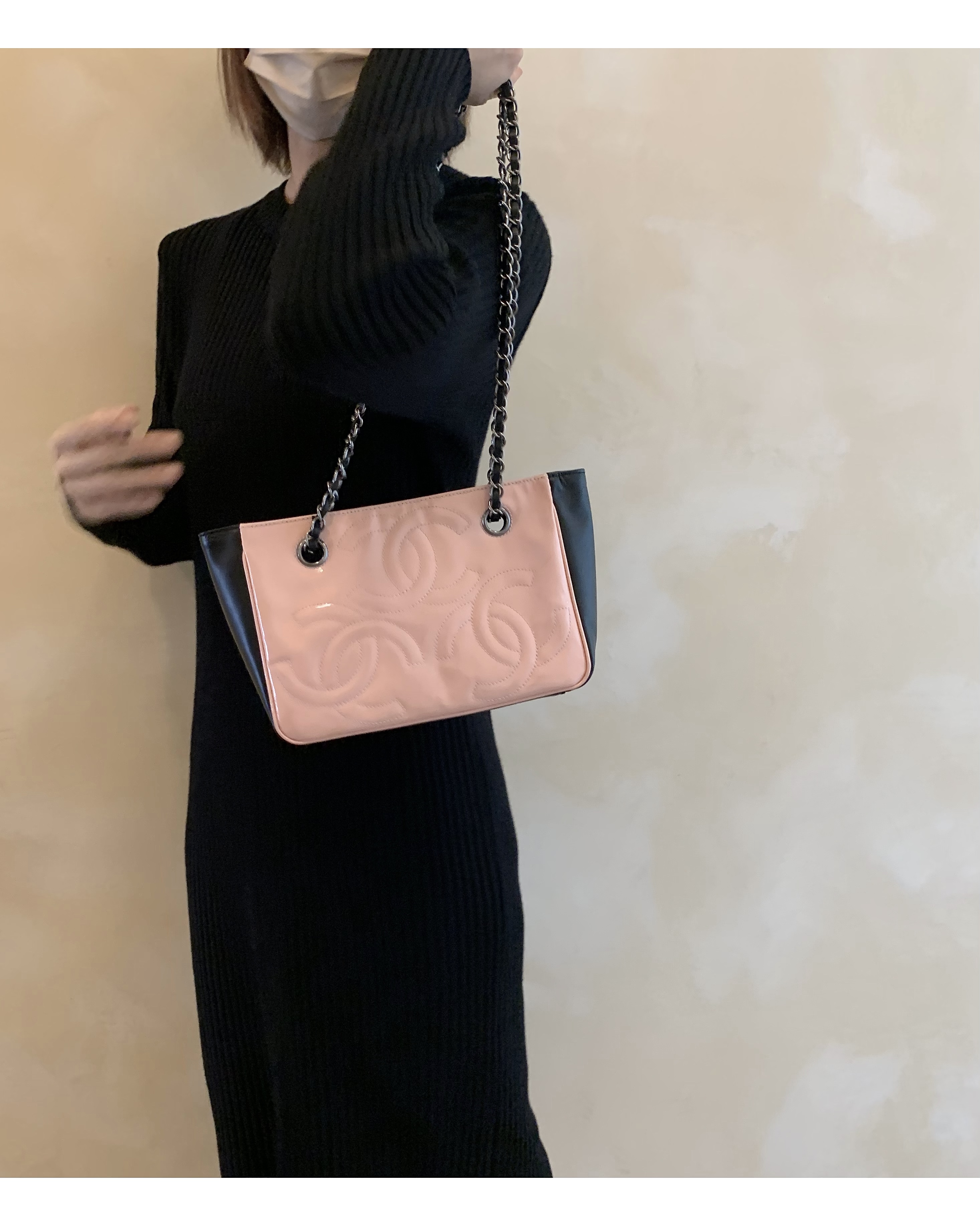CHANEL pink triple CC black combination chain bag no.47