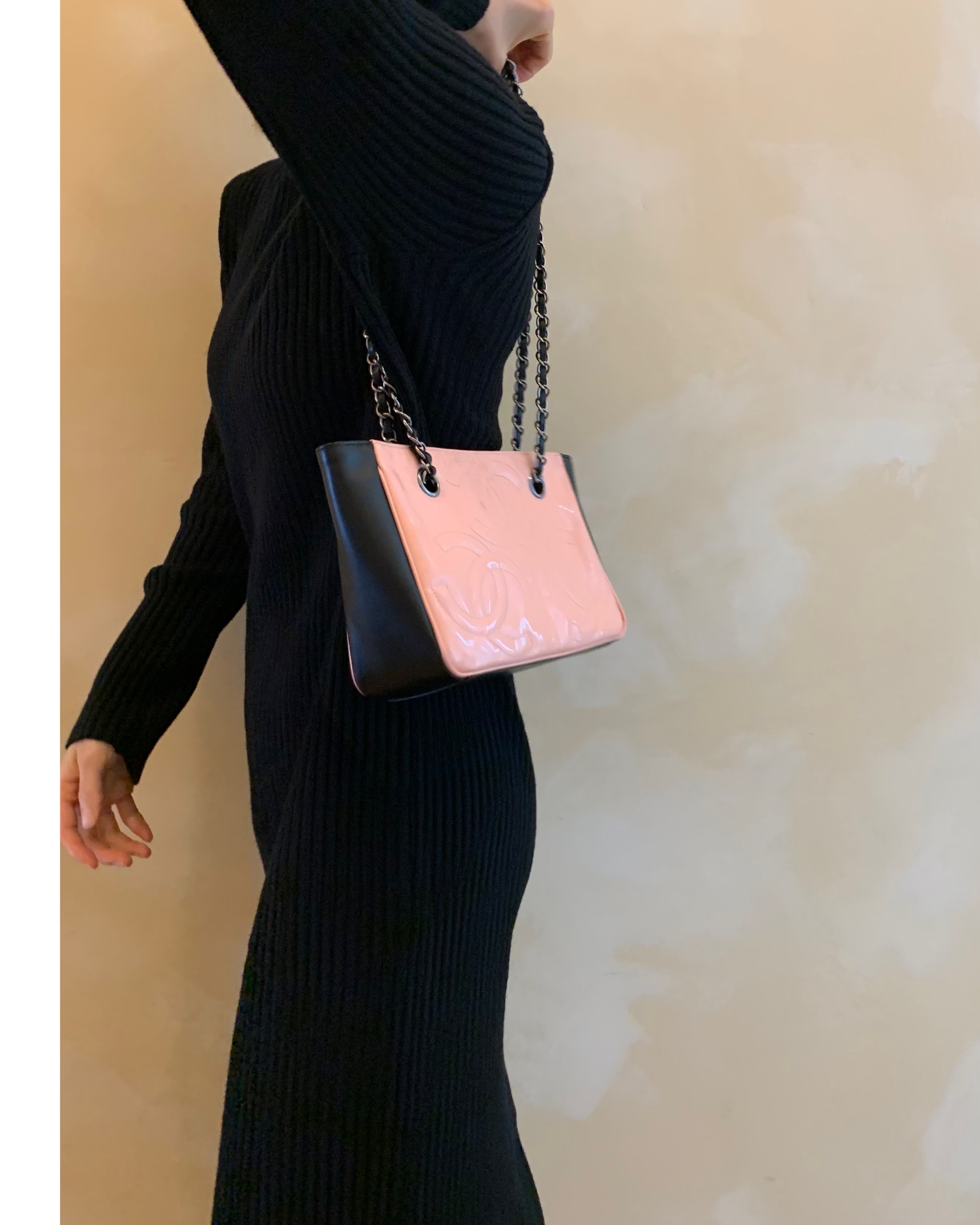 CHANEL pink triple CC black combination chain bag no.47
