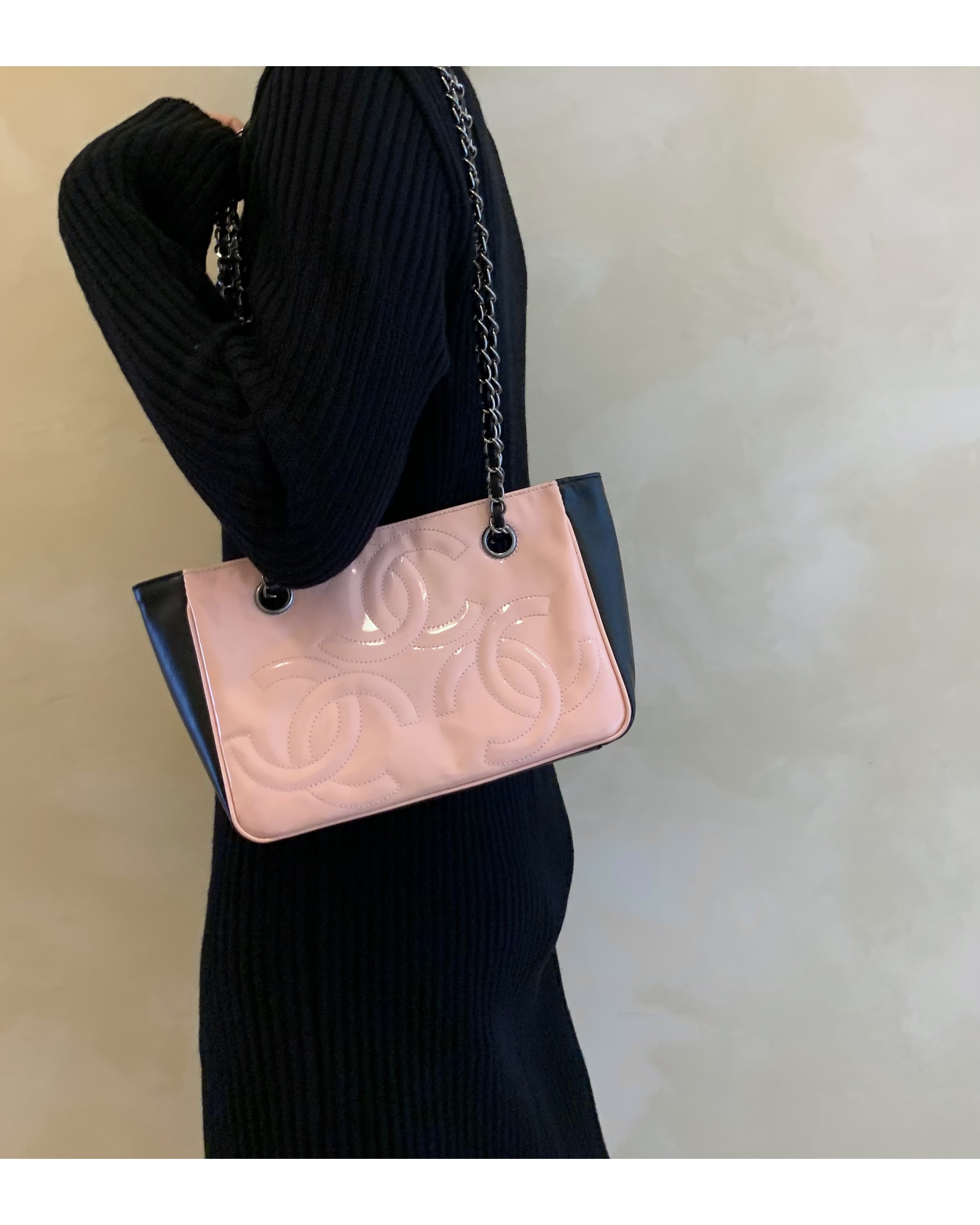 CHANEL pink triple CC black combination chain bag no.47