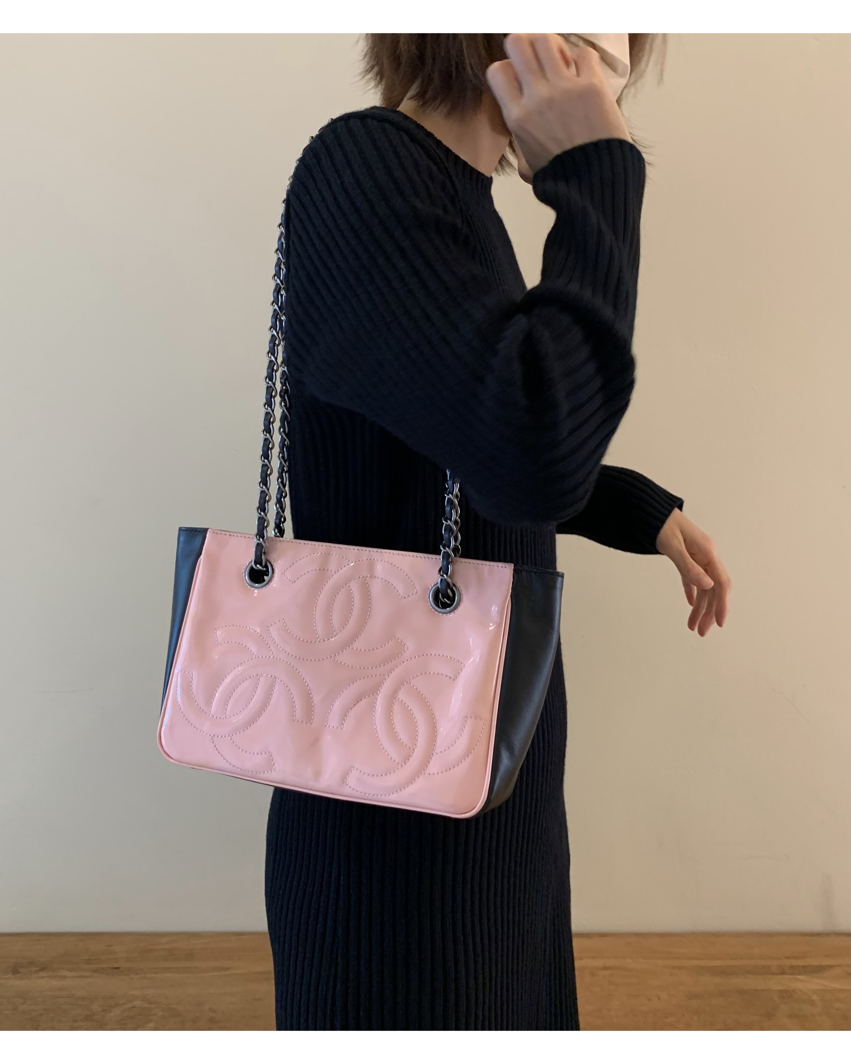 CHANEL pink triple CC black combination chain bag no.47