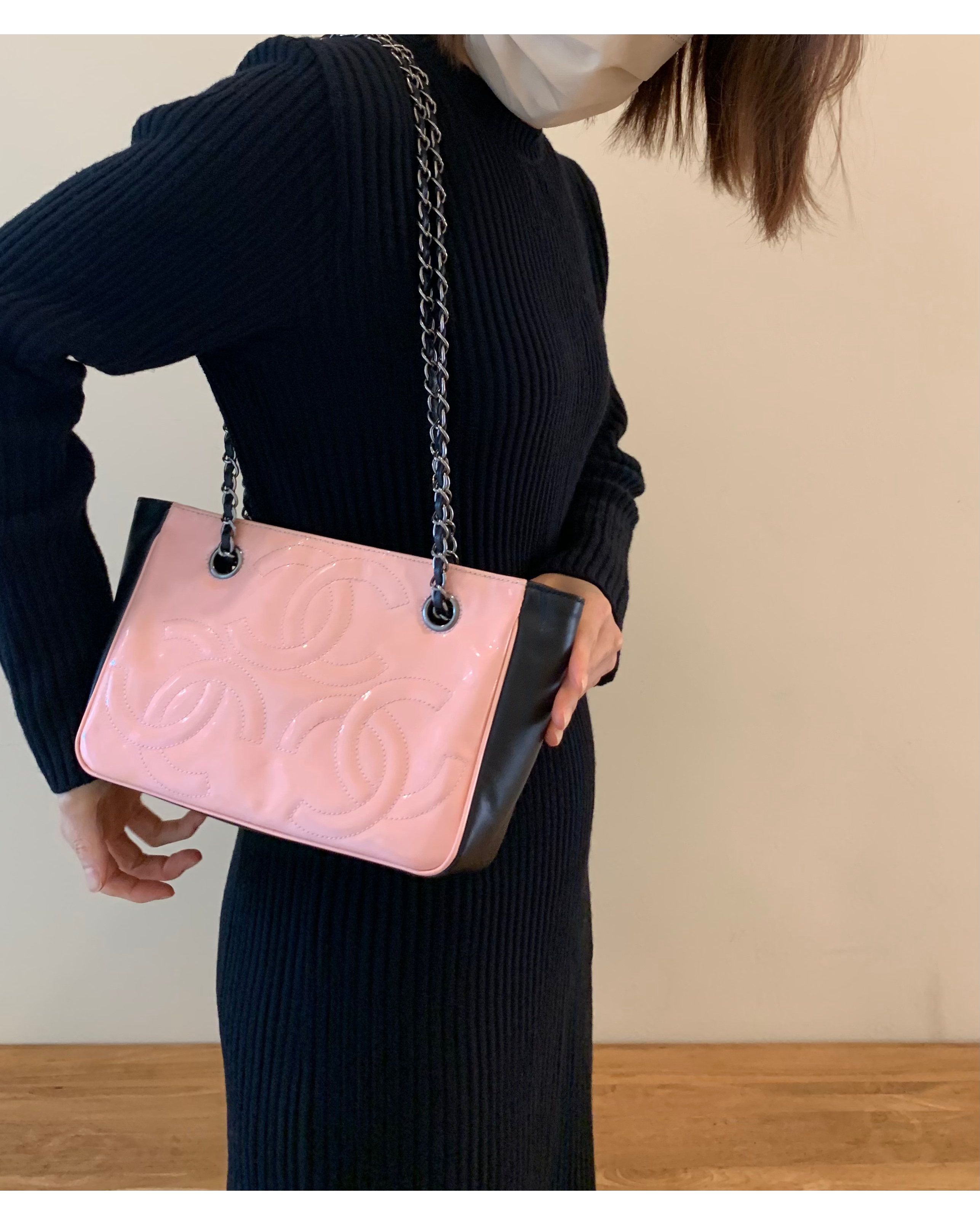 CHANEL pink triple CC black combination chain bag no.47