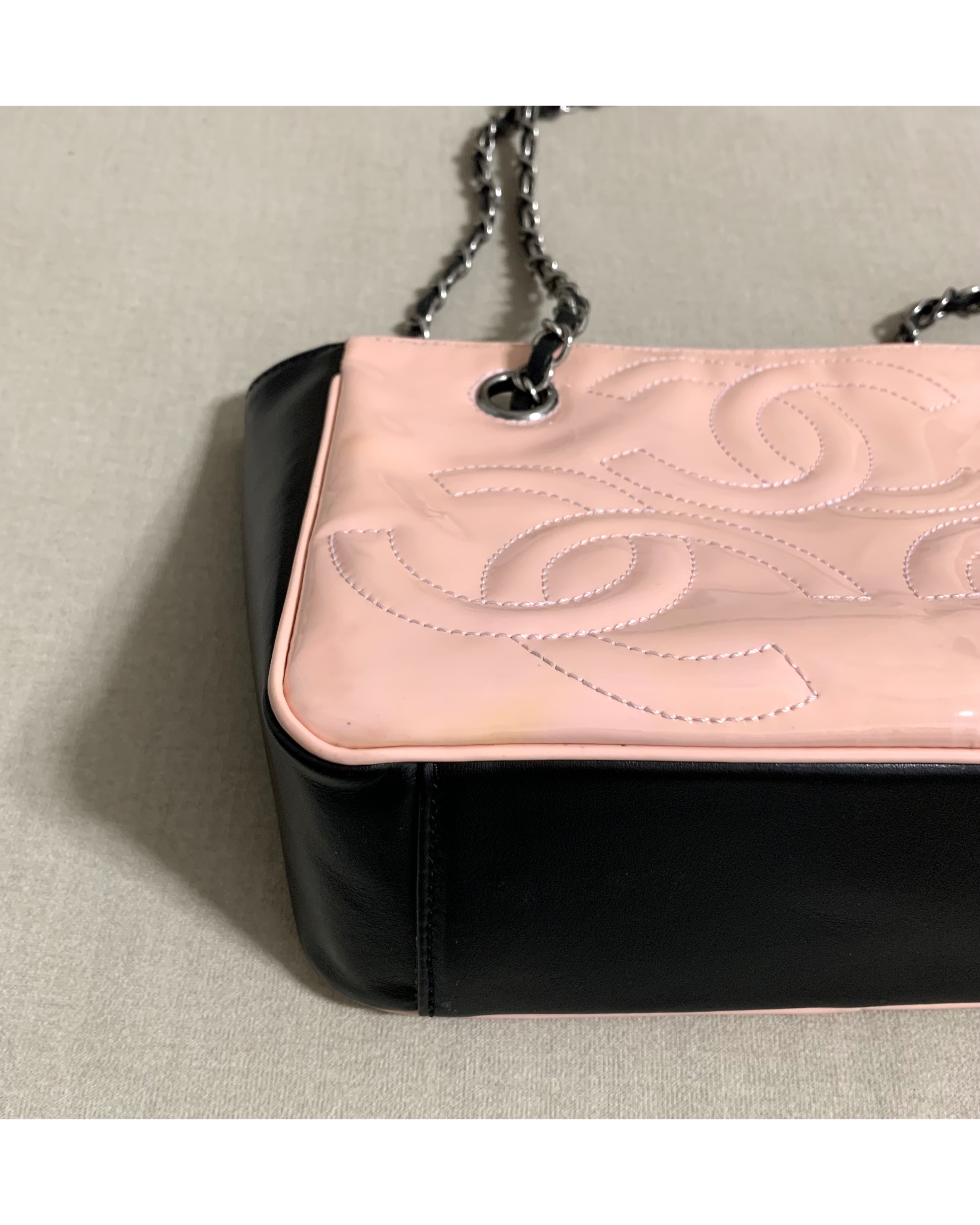 CHANEL pink triple CC black combination chain bag no.47