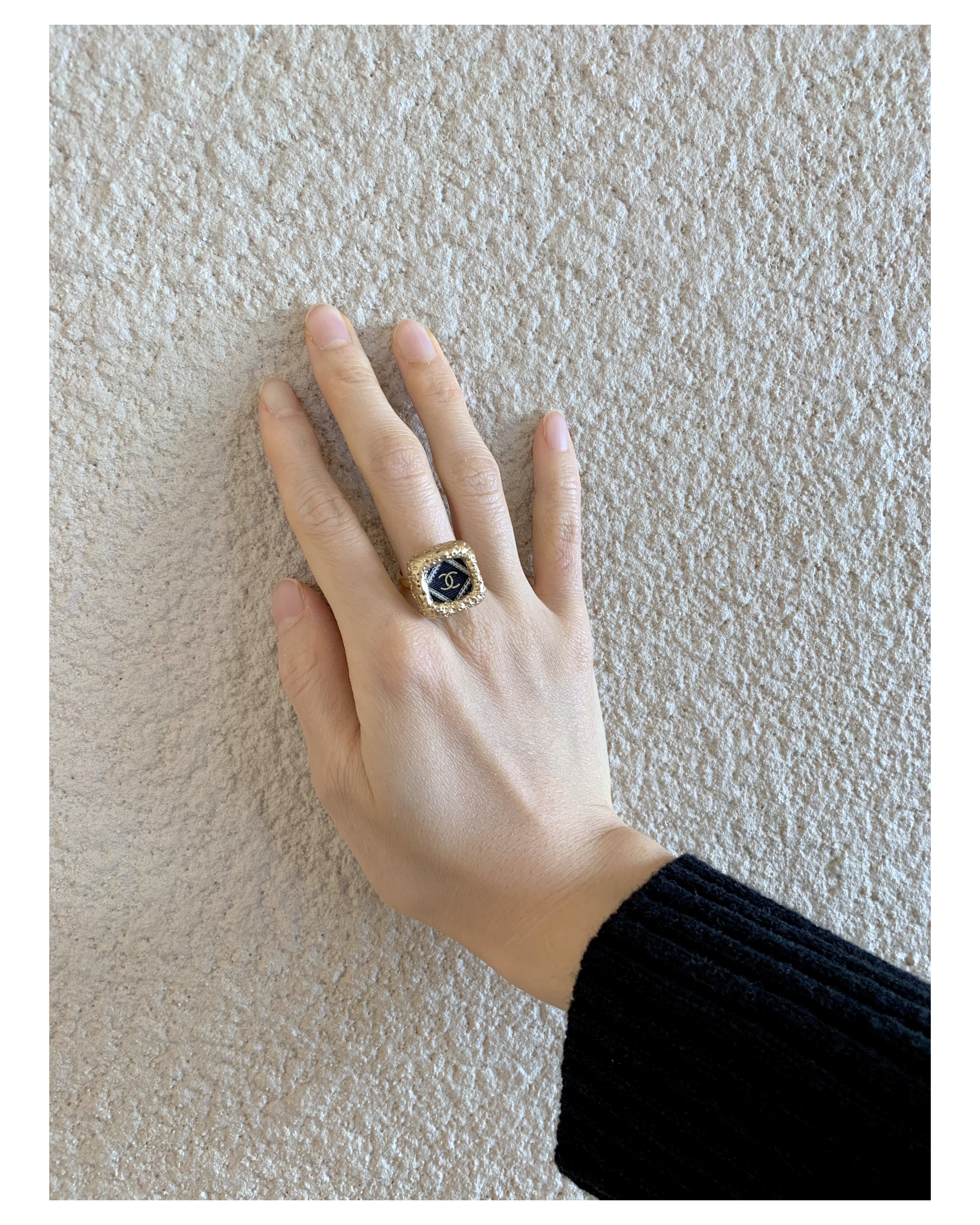 CHANEL bumpy gold square CC ring no.41