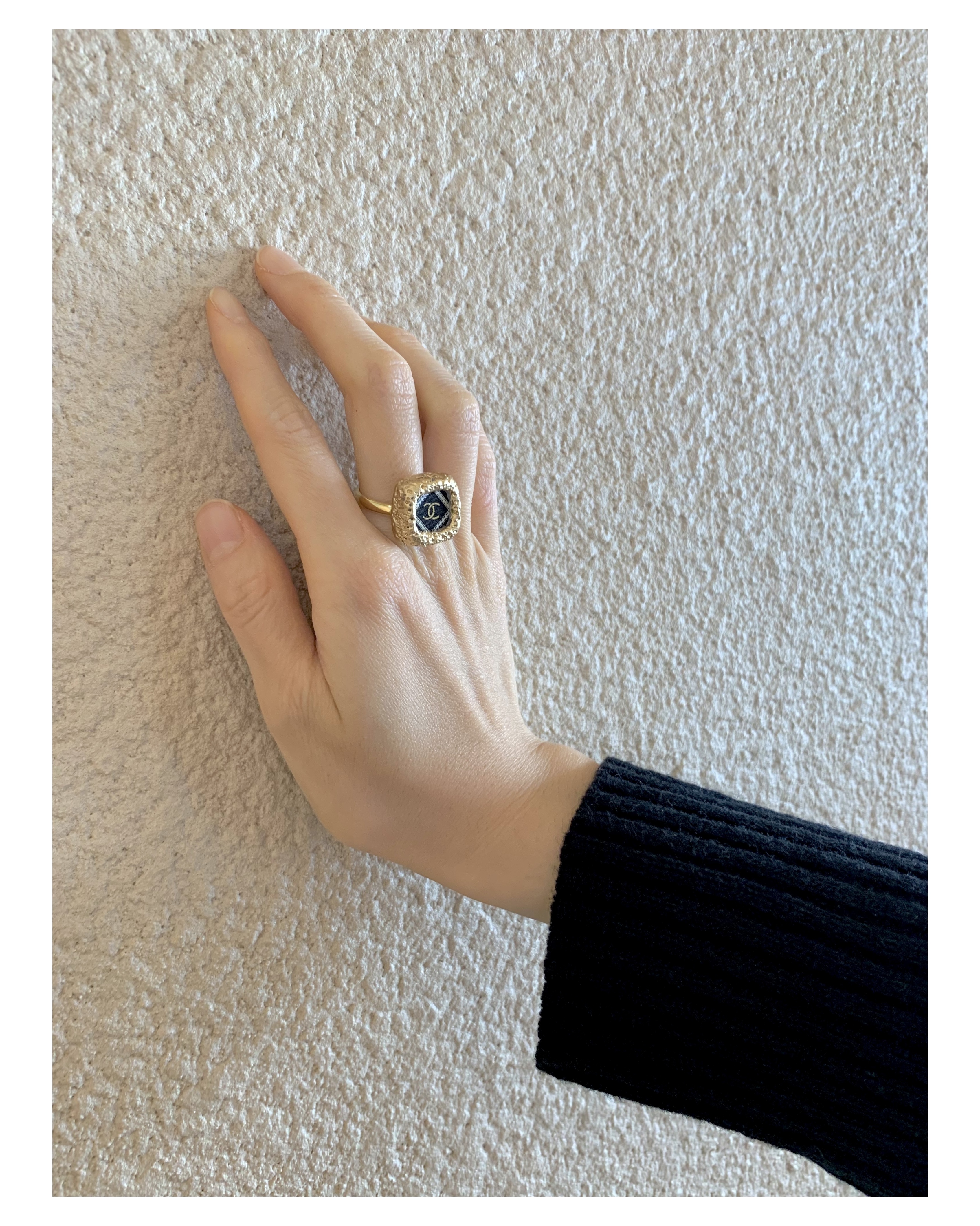 CHANEL bumpy gold square CC ring no.41