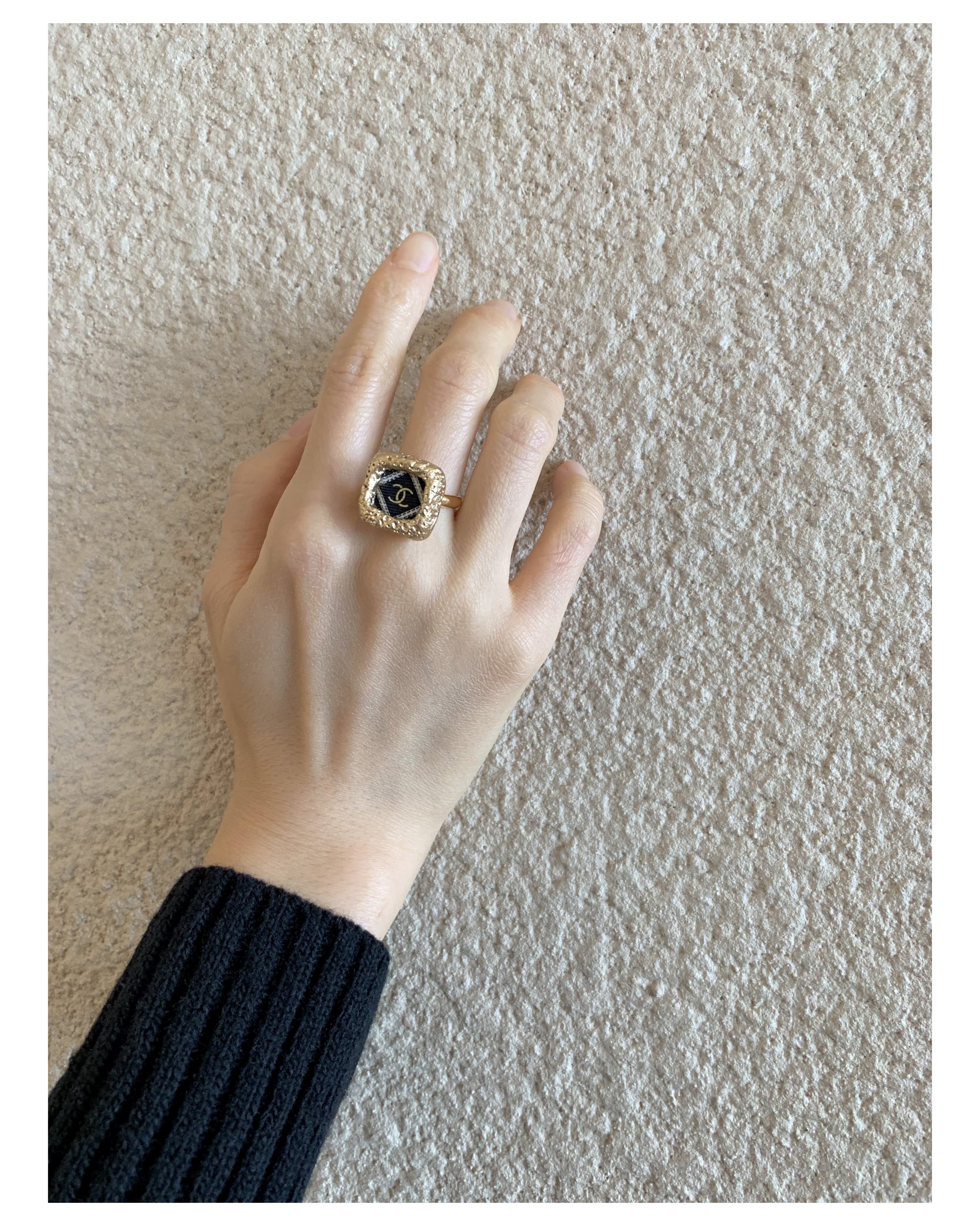 CHANEL bumpy gold square CC ring no.41