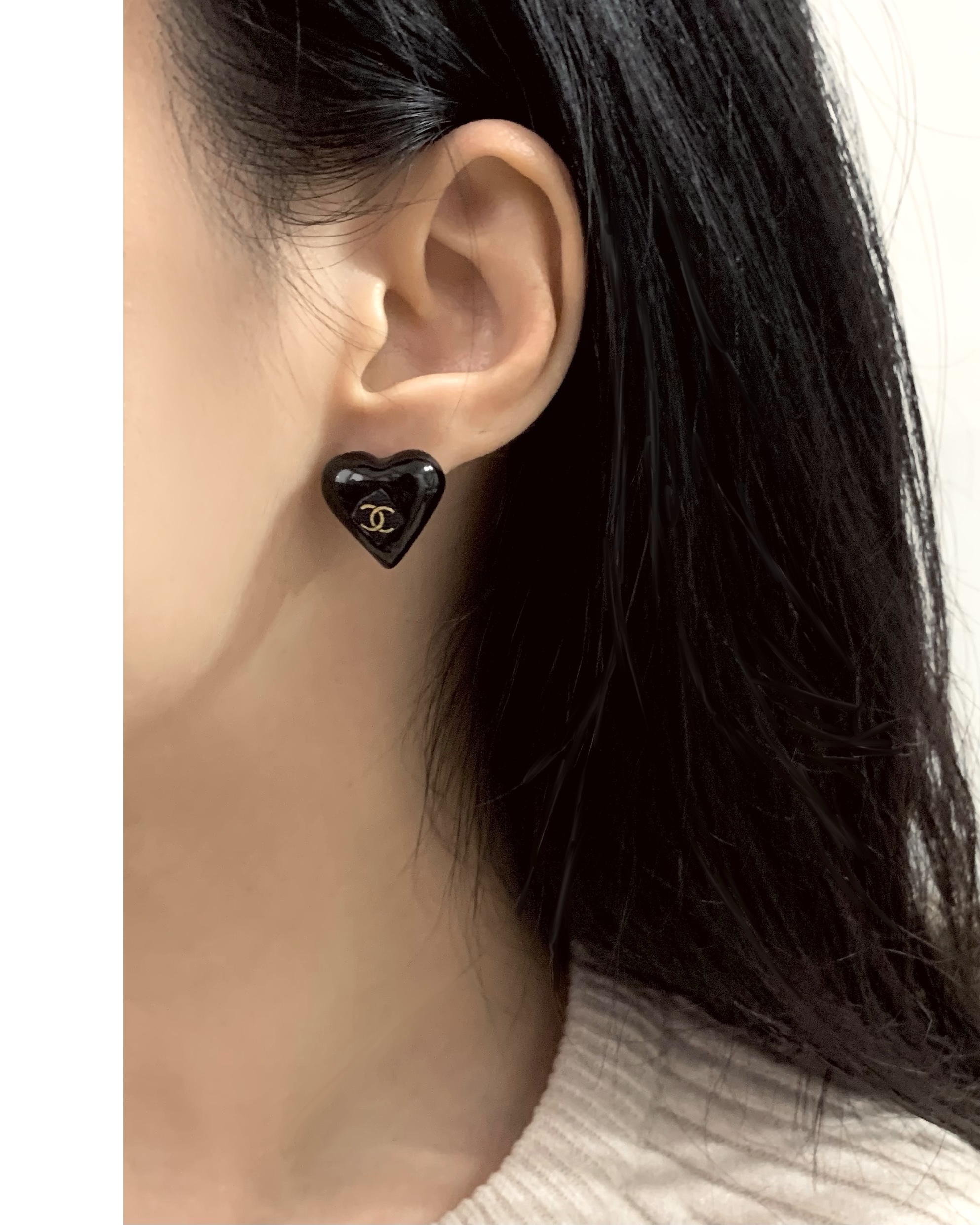 CHANEL black silk heart earring no.42