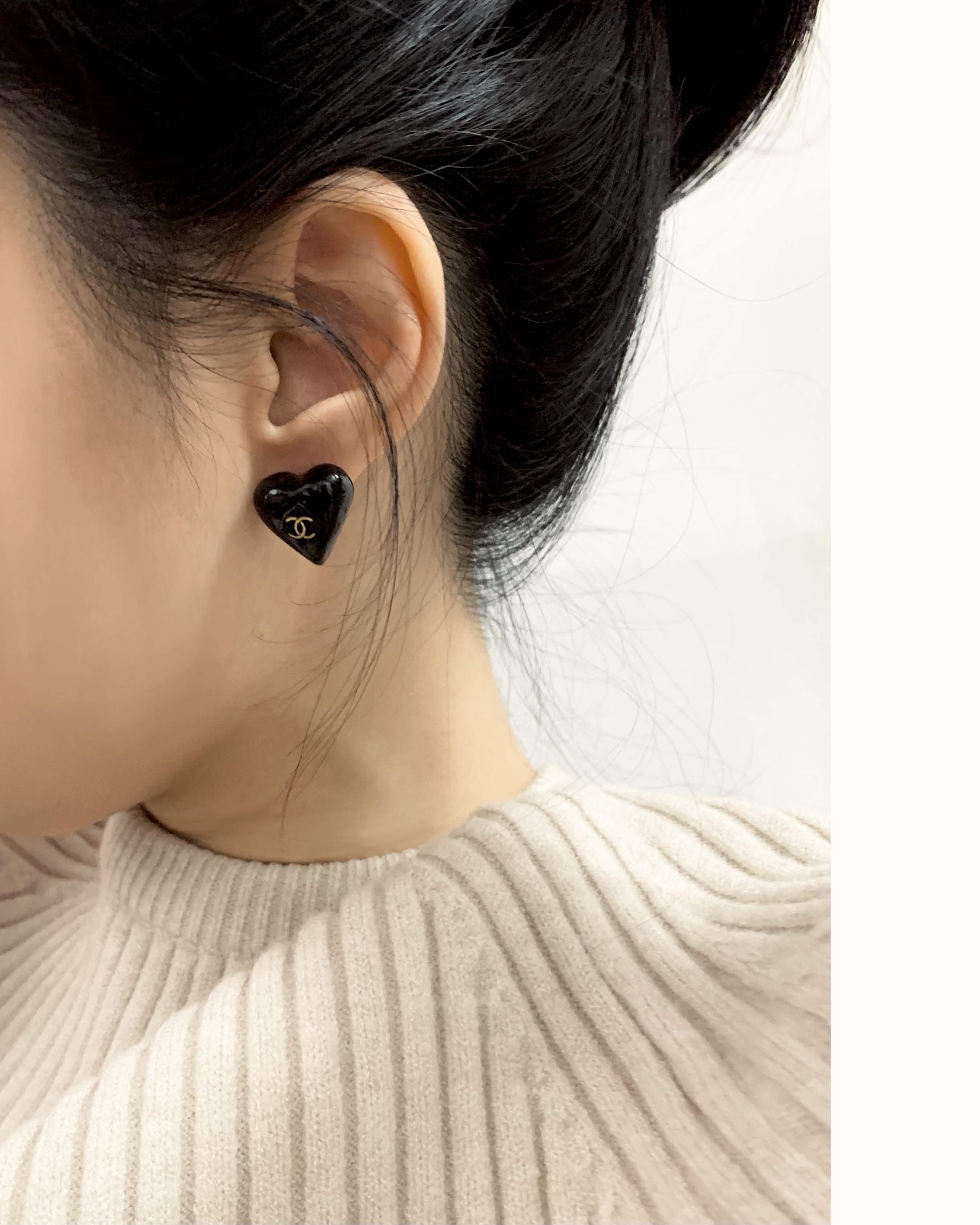 CHANEL black silk heart earring no.42