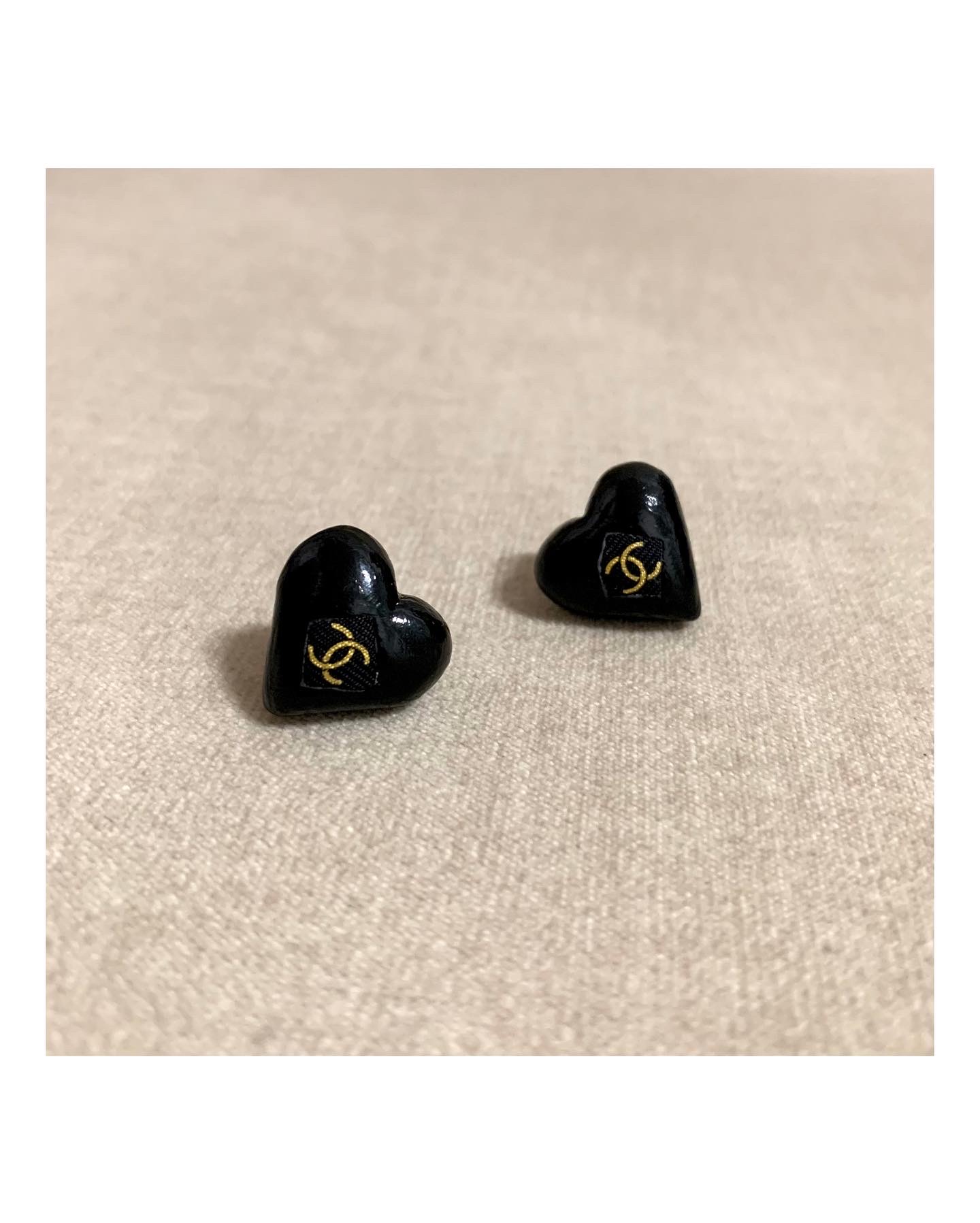 CHANEL black silk heart earring no.42
