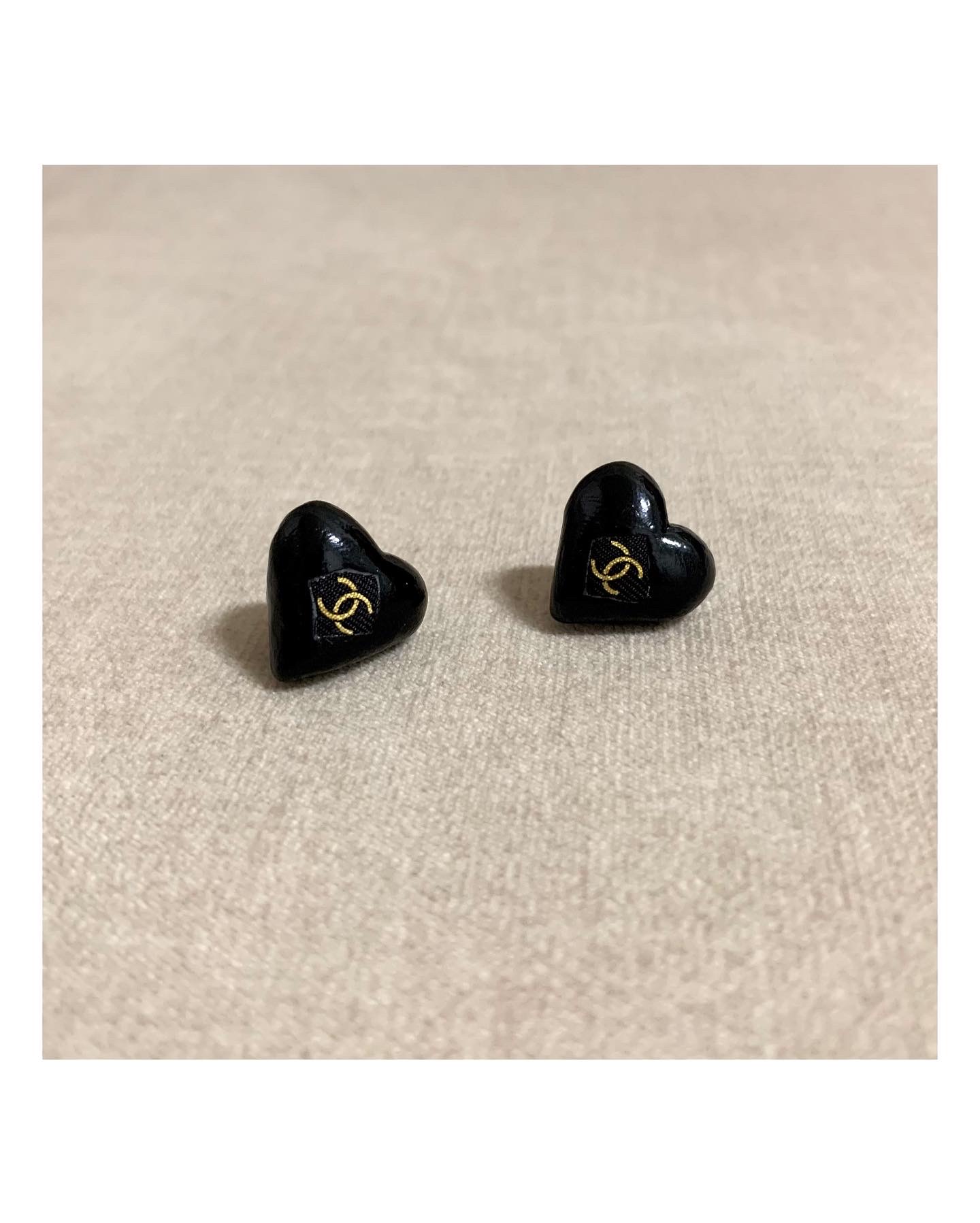CHANEL black silk heart earring no.42