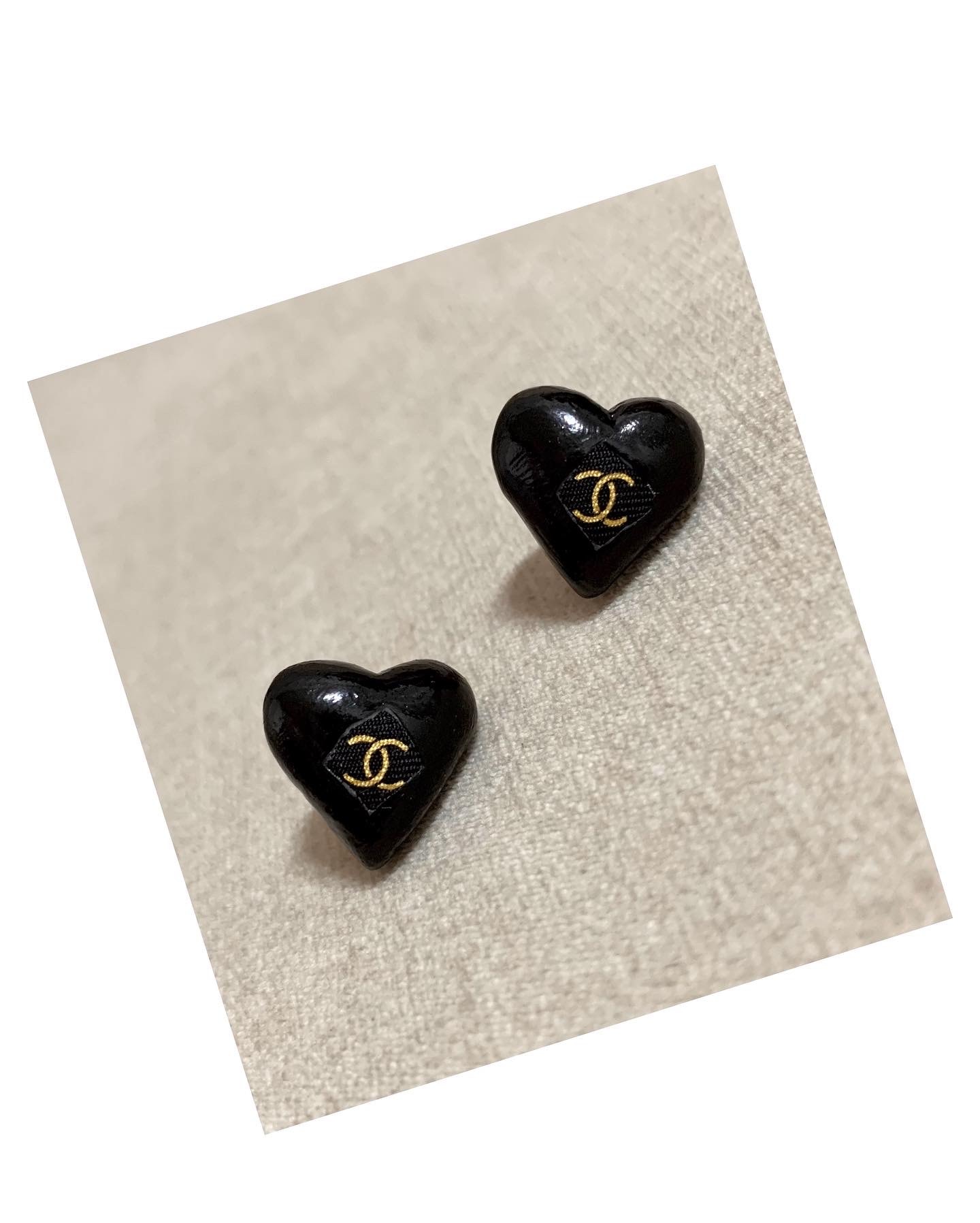 CHANEL black silk heart earring no.42