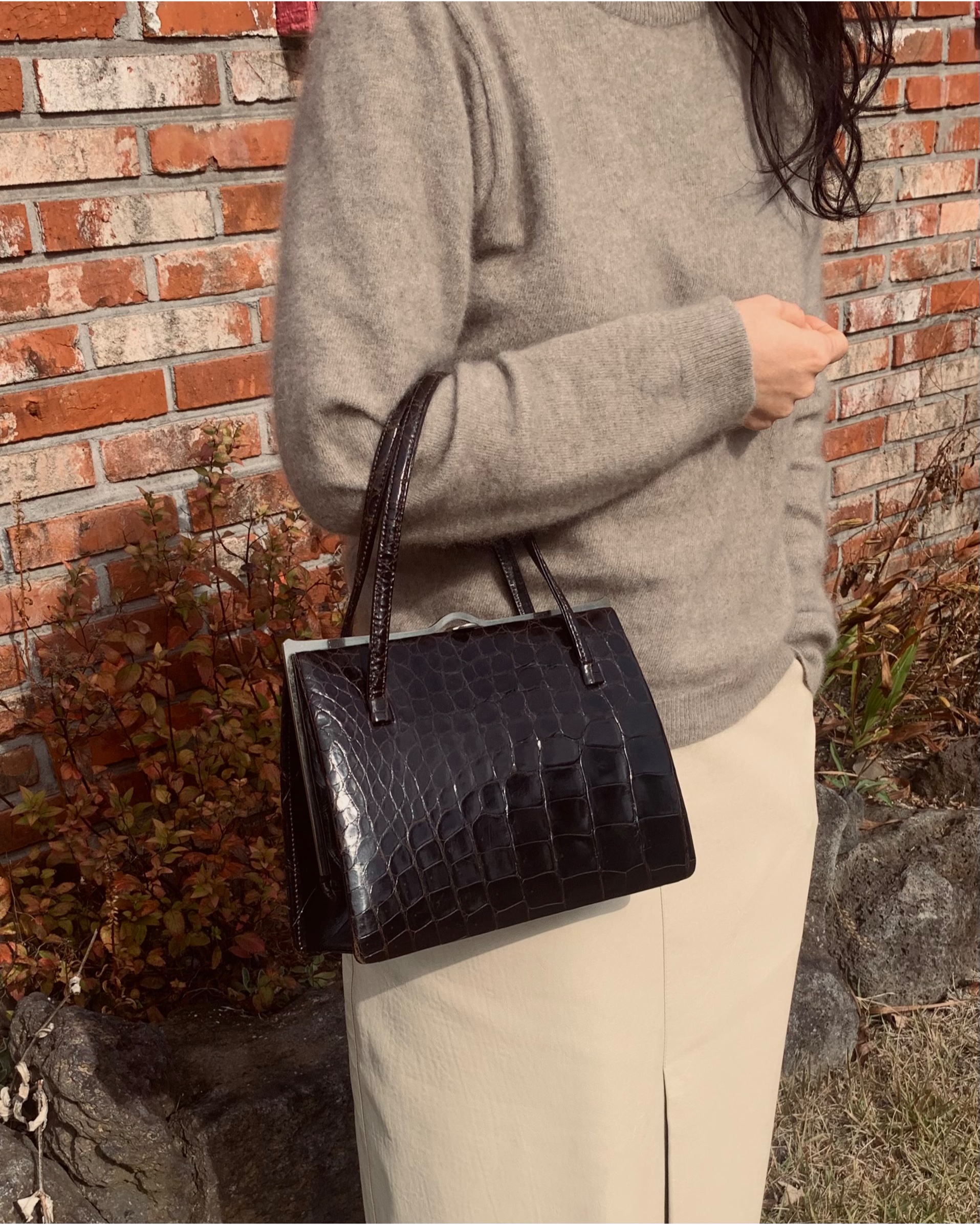 GENUINE vintage crocodile bag X CHANEL hanger CC objet no.36