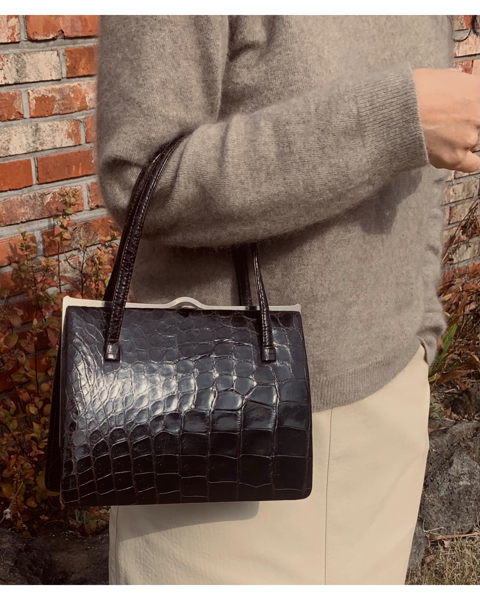 GENUINE vintage crocodile bag X CHANEL hanger CC objet no.36