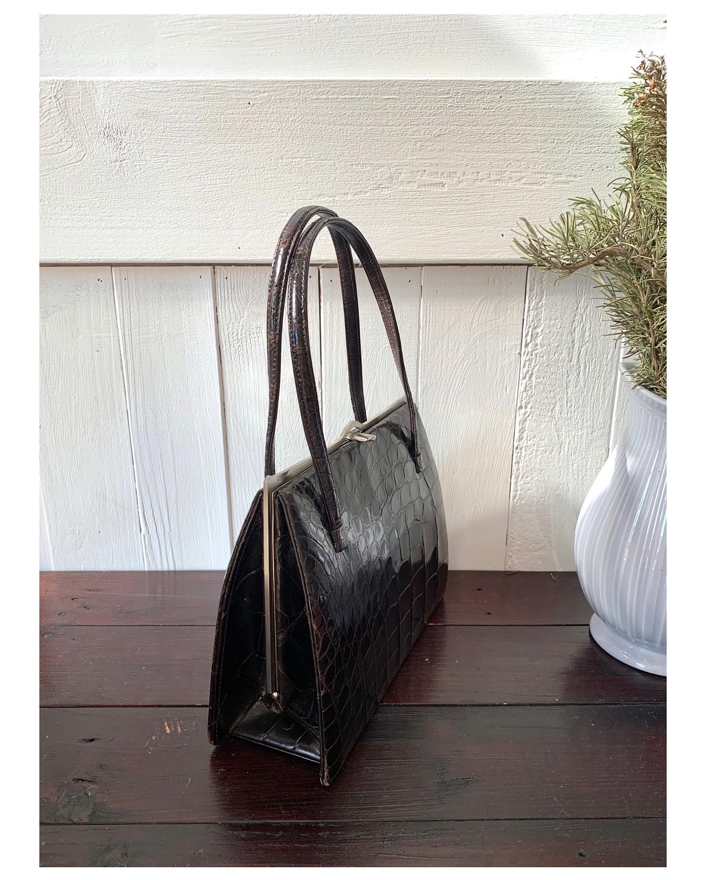 GENUINE vintage crocodile bag X CHANEL hanger CC objet no.36