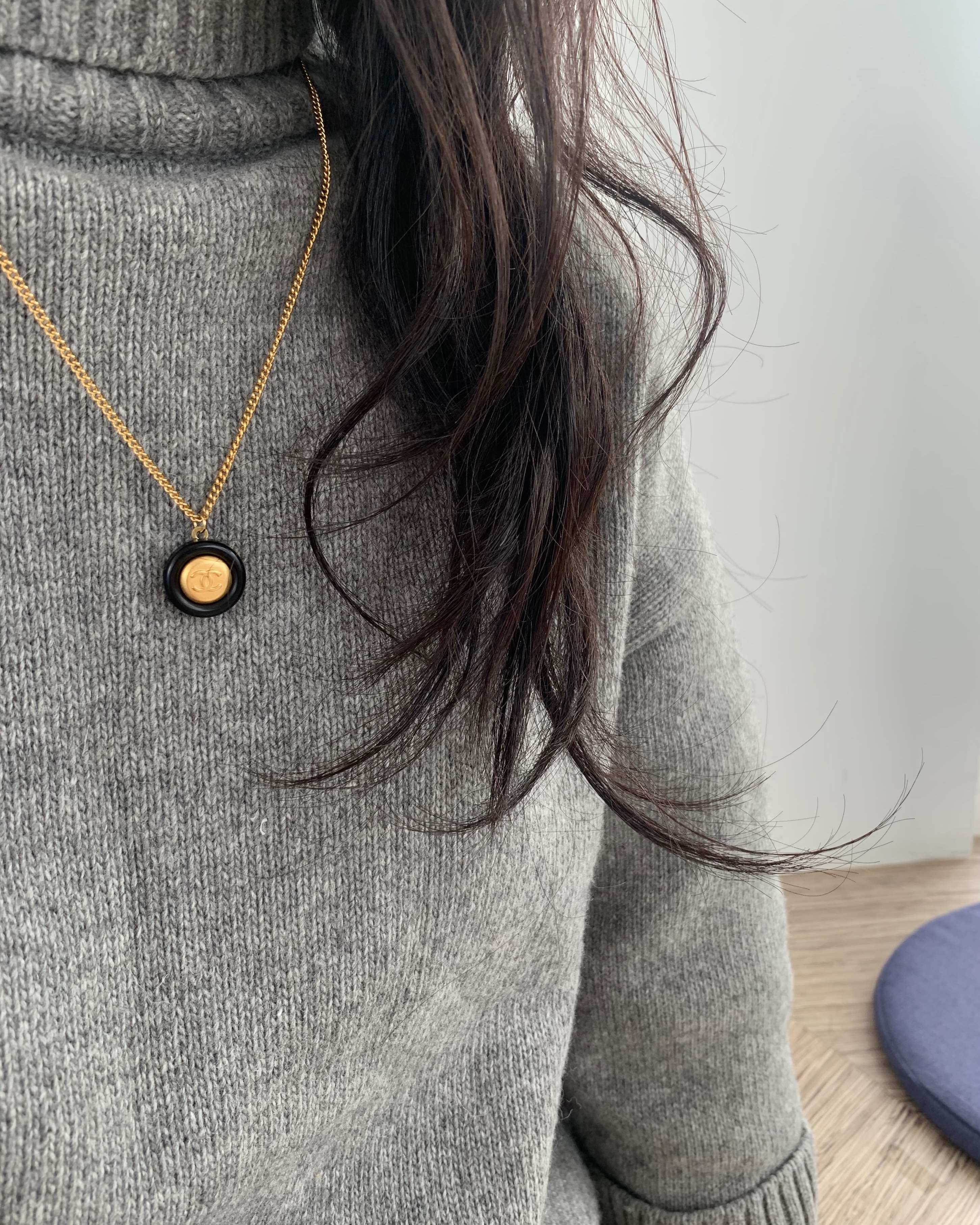 CHANEL button no.74