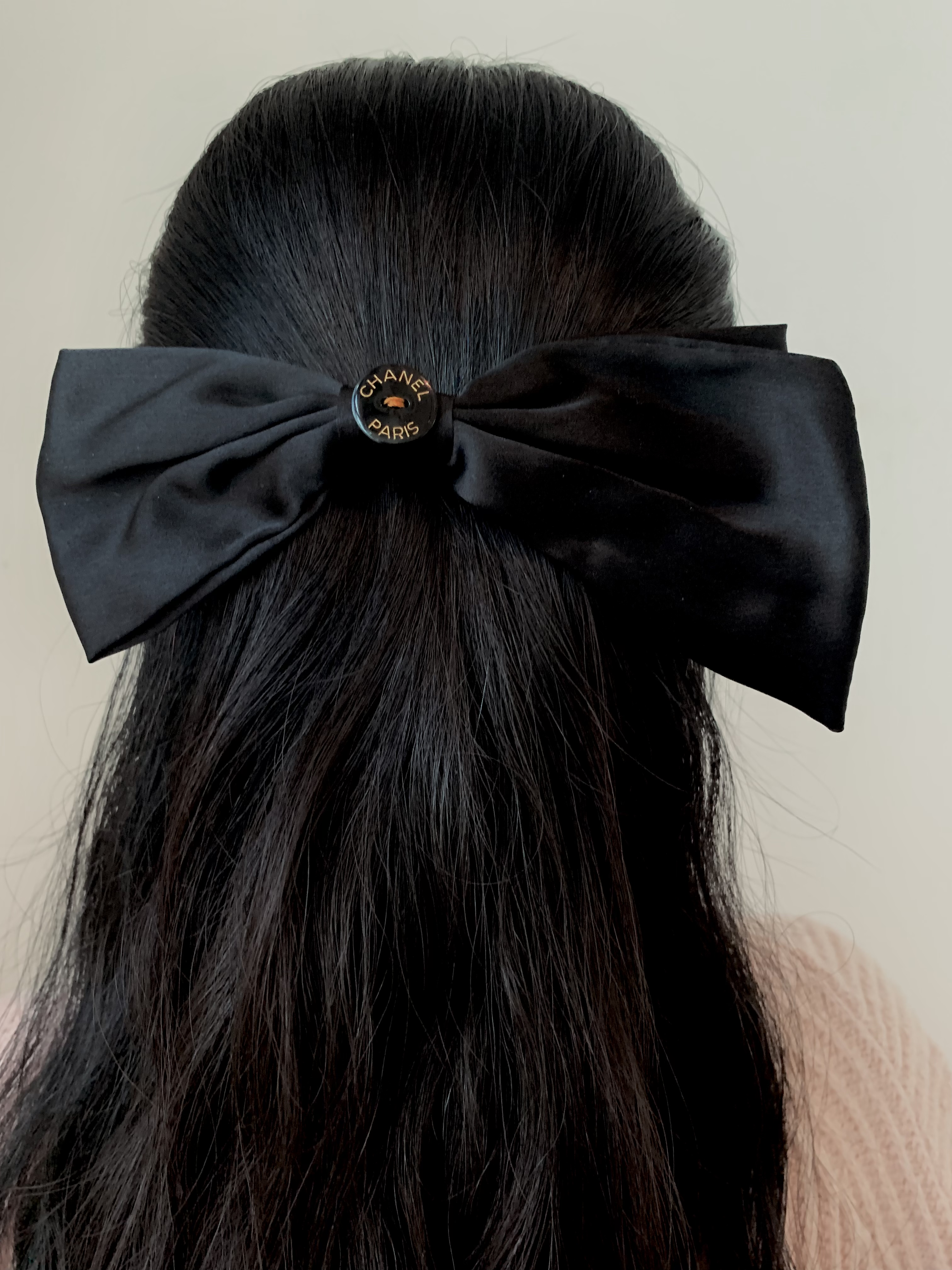CHANEL button no.76