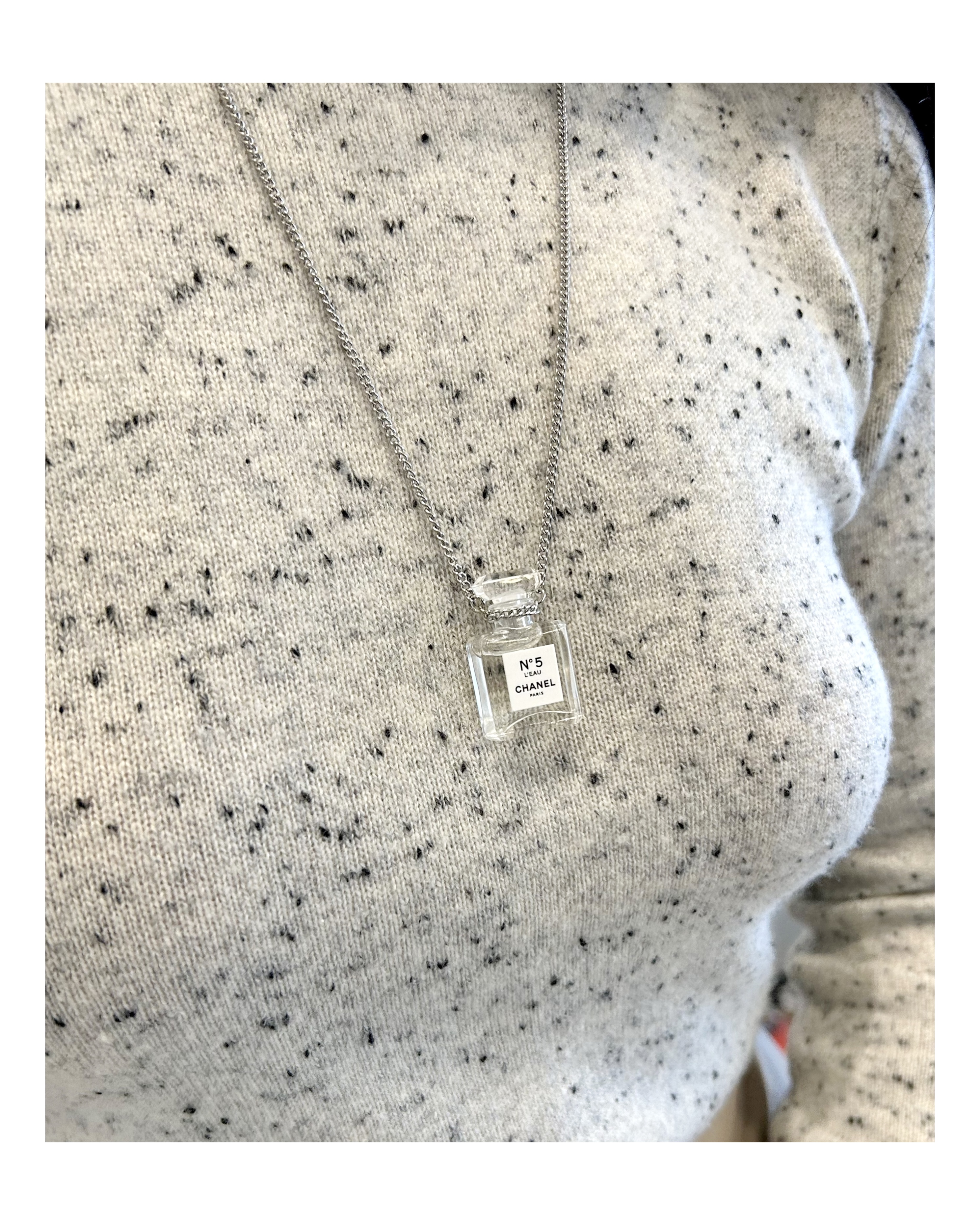 CHANEL Perfume necklace no.12