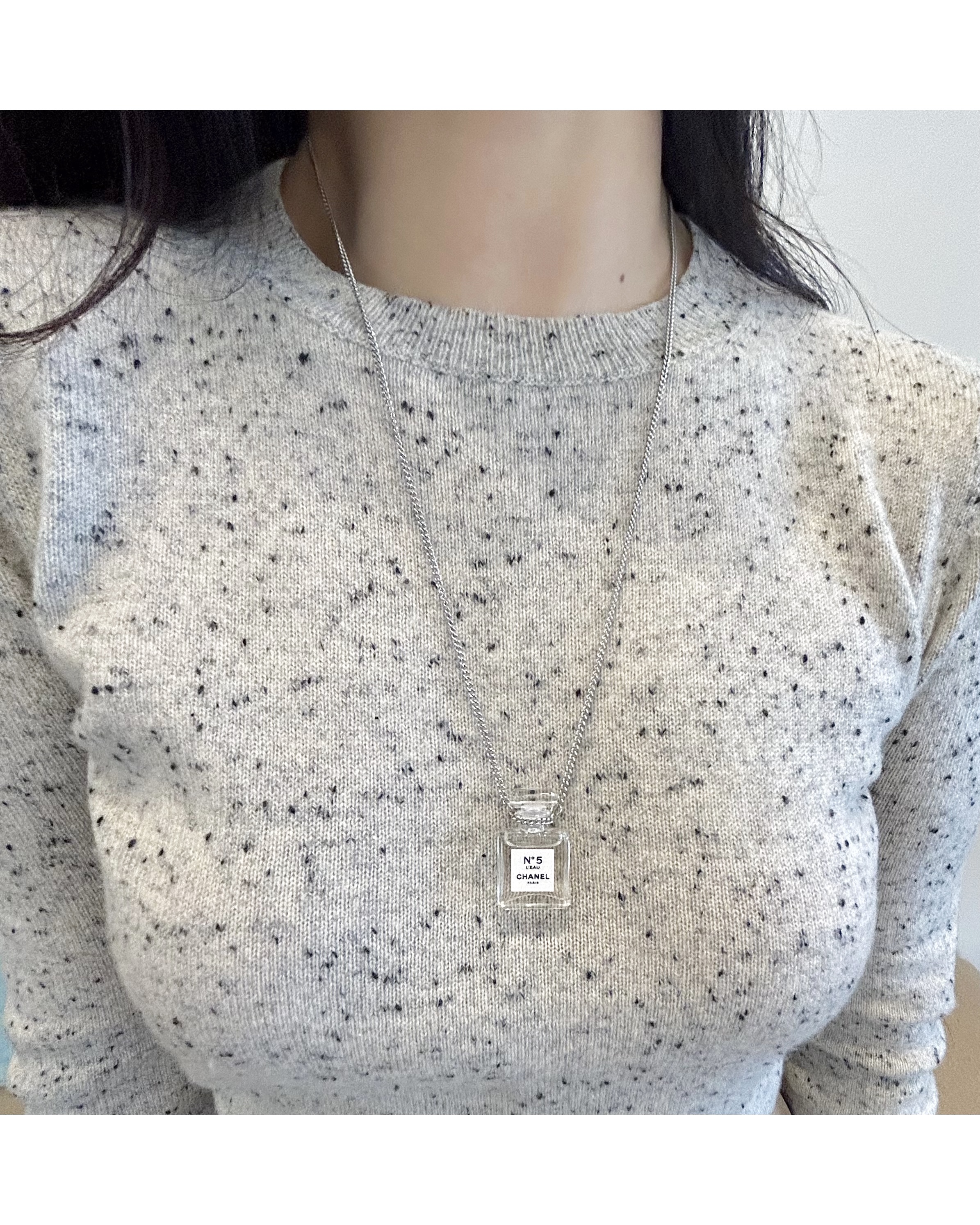 CHANEL Perfume necklace no.12
