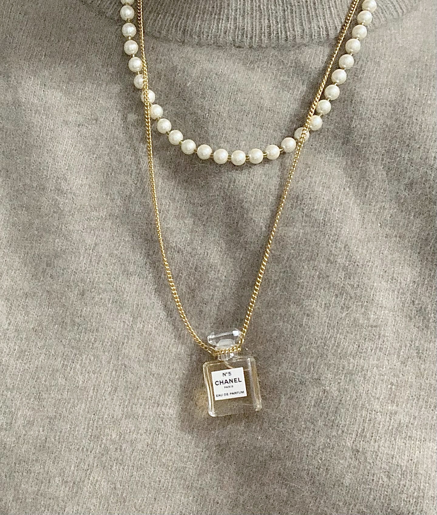 CHANEL Perfume necklace no.12