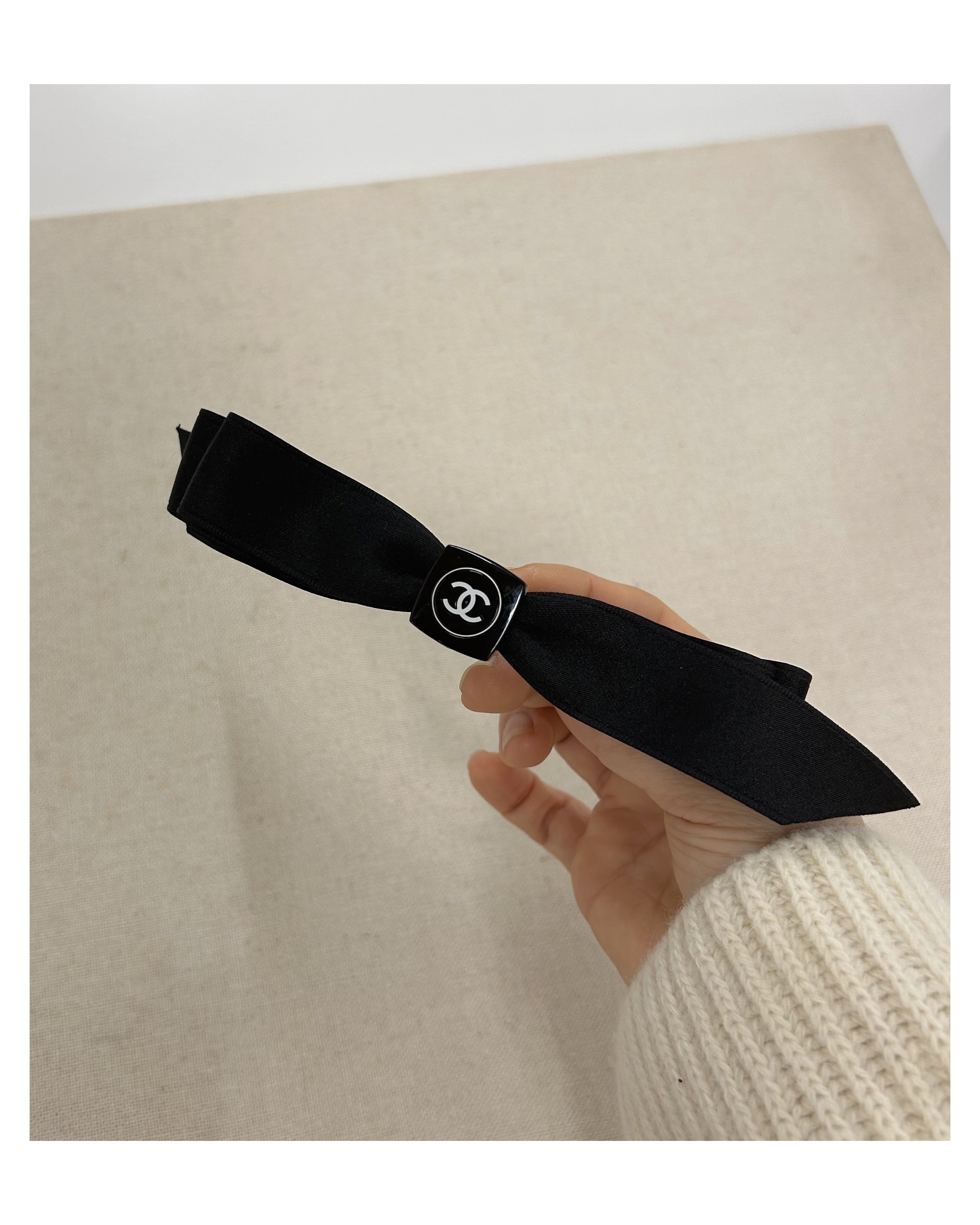 CHANEL cosmetic ribbon hair clip no.13