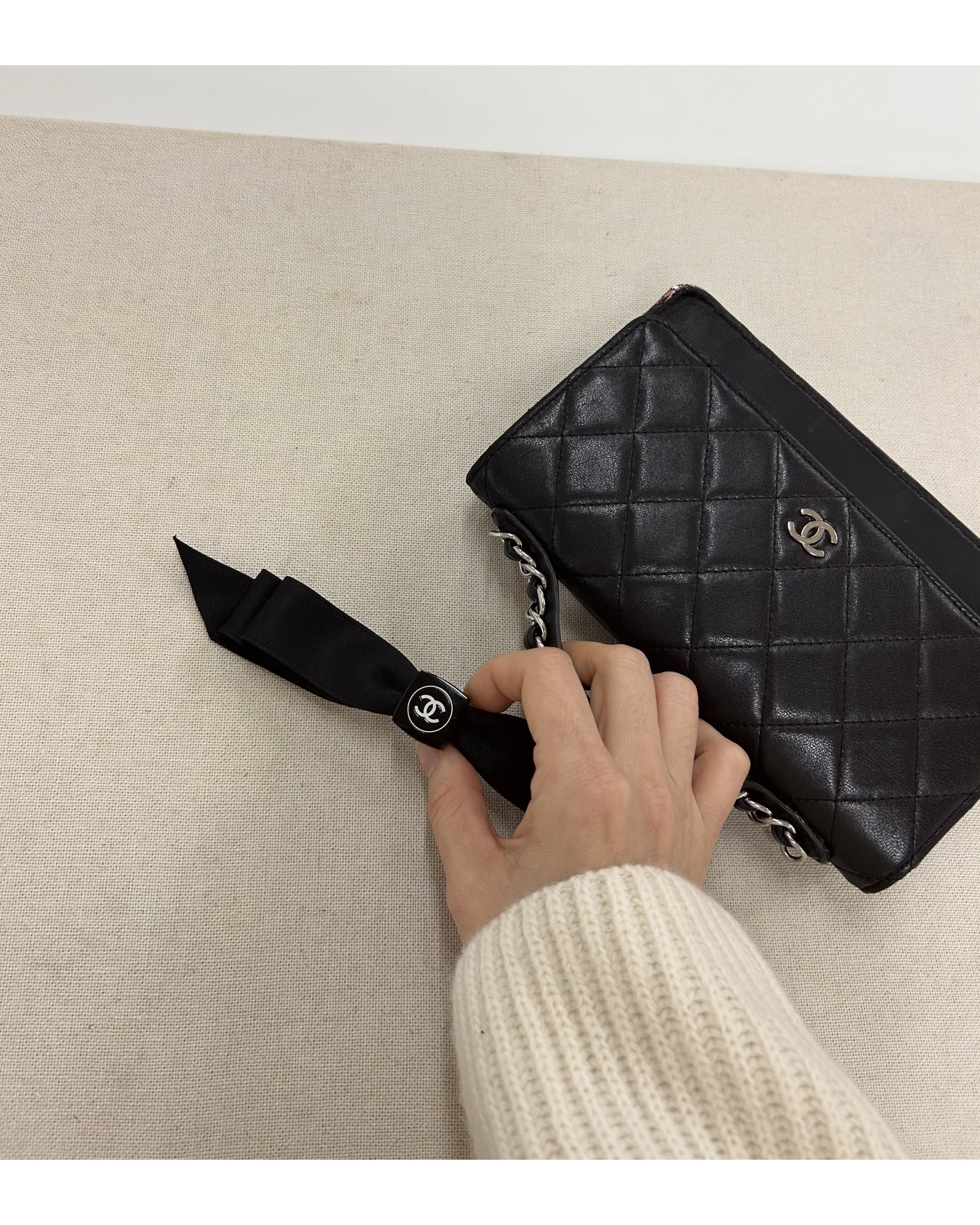CHANEL cosmetic ribbon hair clip no.13