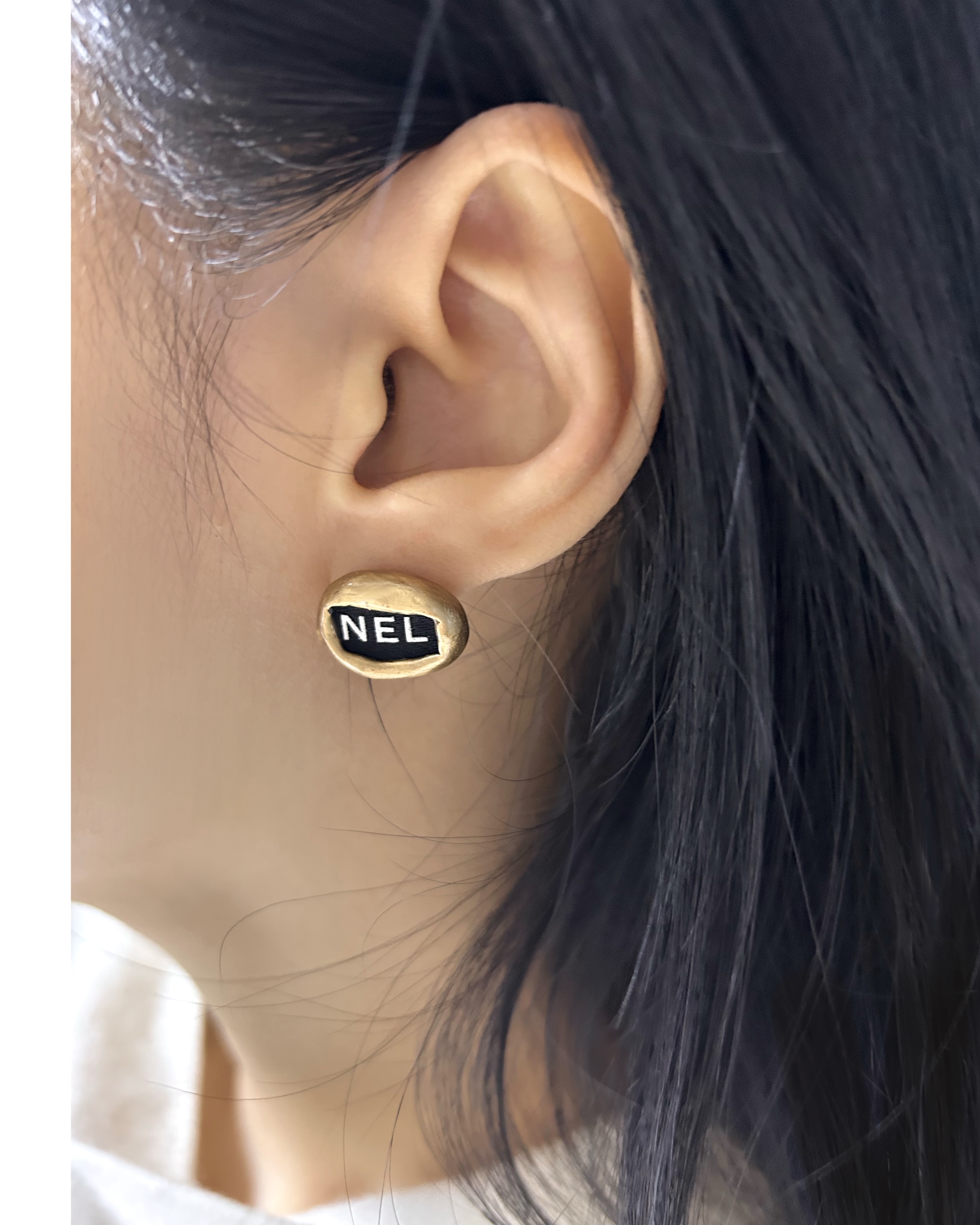 black CHA, NEL Initial earring no.11