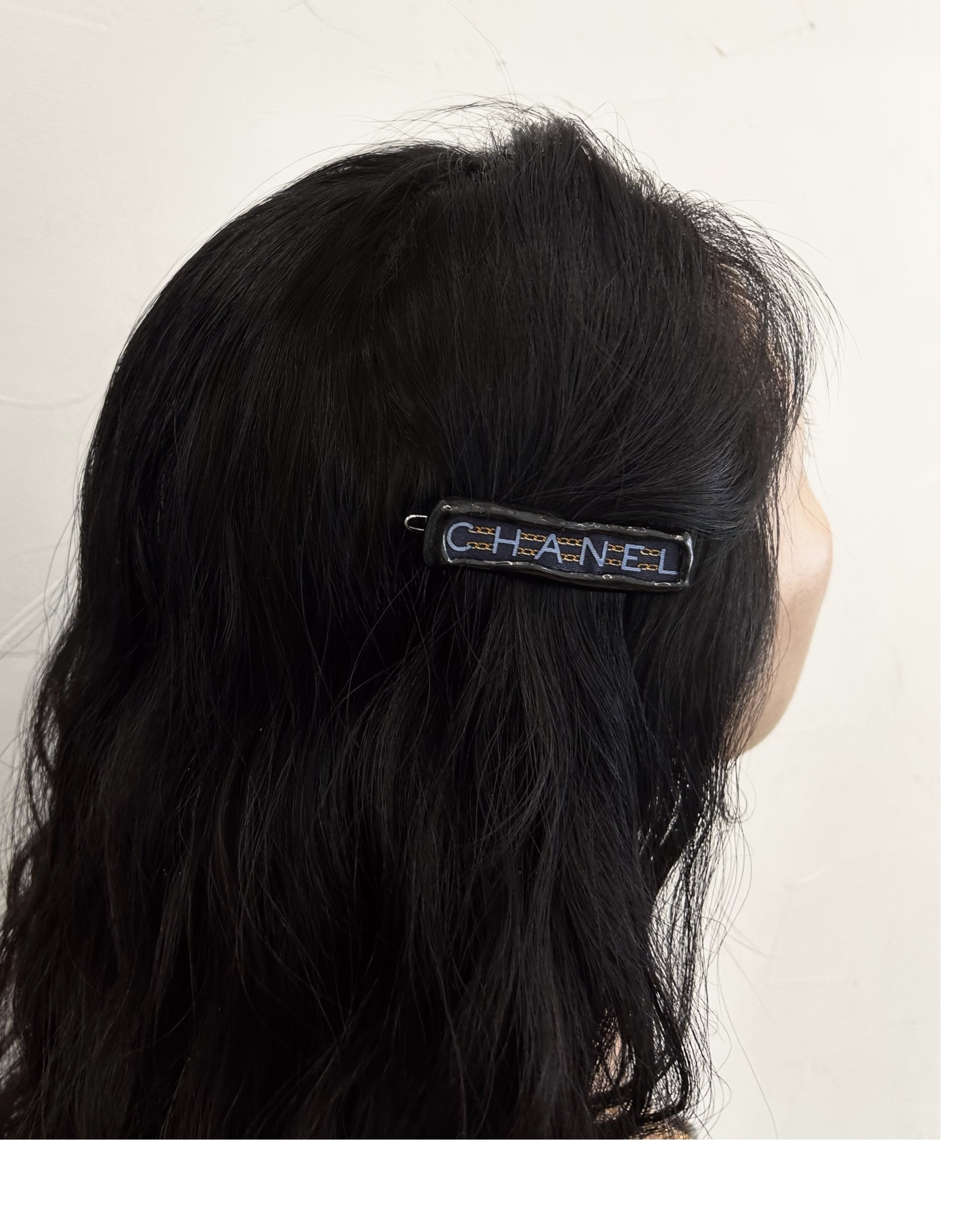 CHANEL blue Initial hairpin no.61