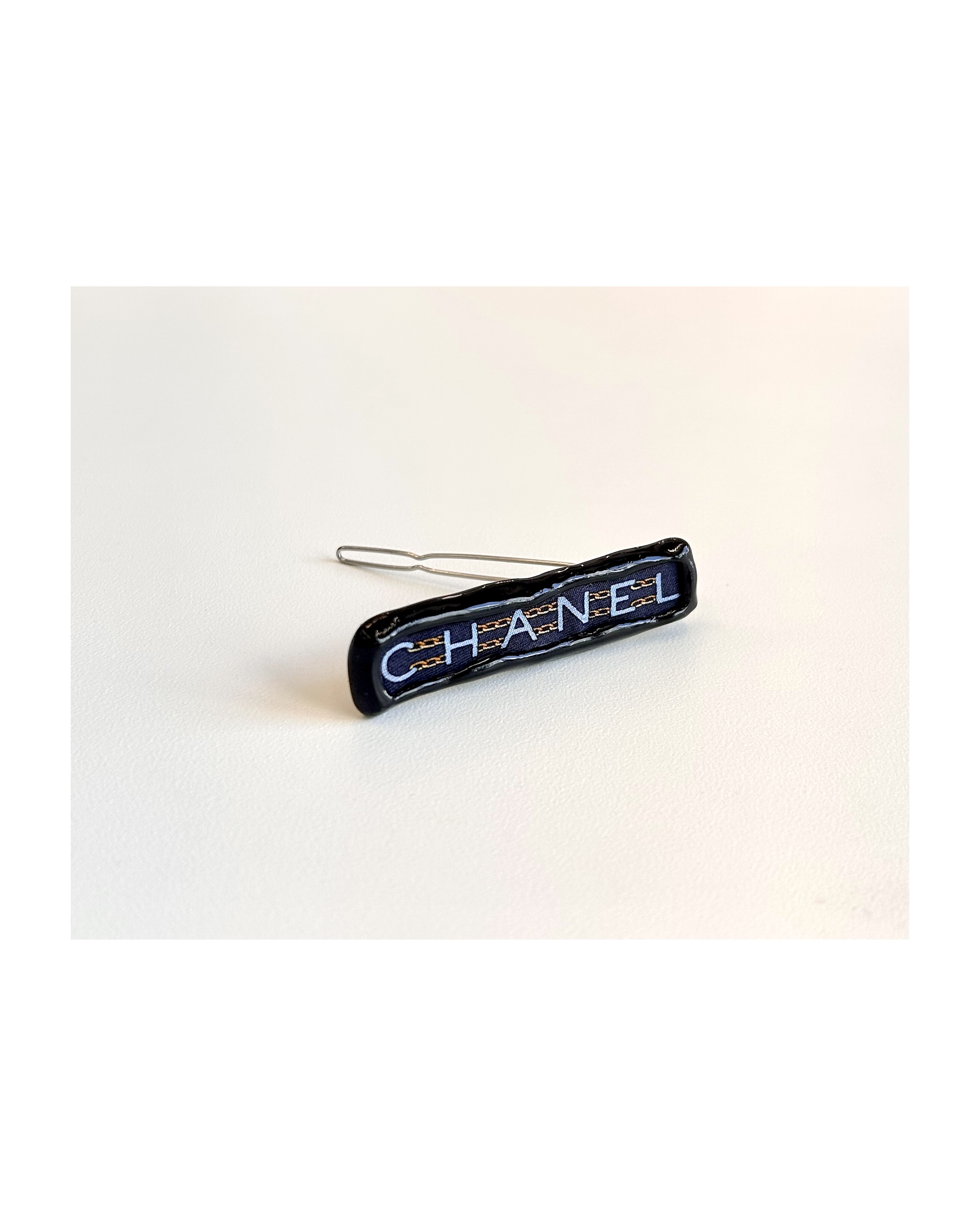 CHANEL blue Initial hairpin no.61