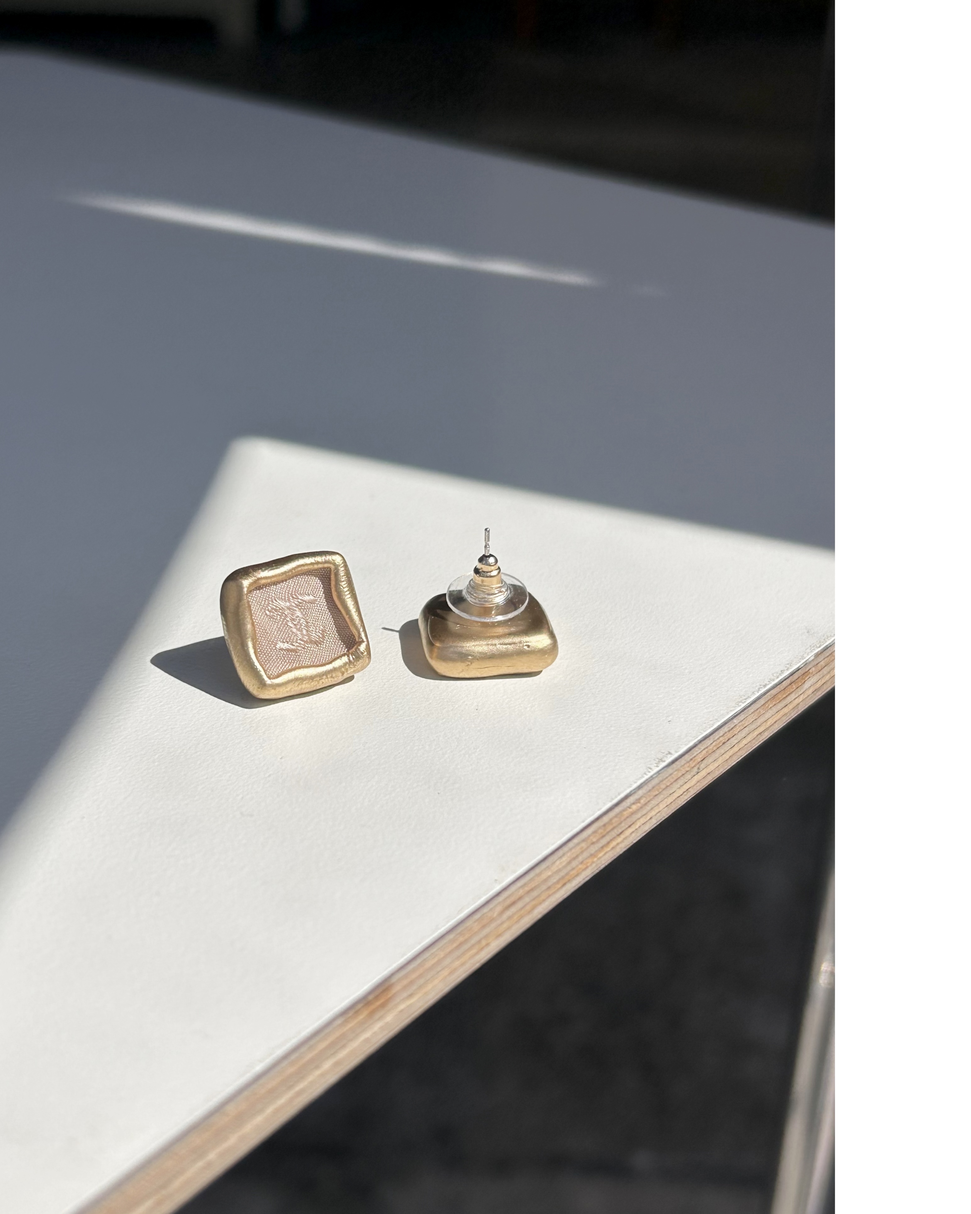 CHANEL pink silk square earring no.49