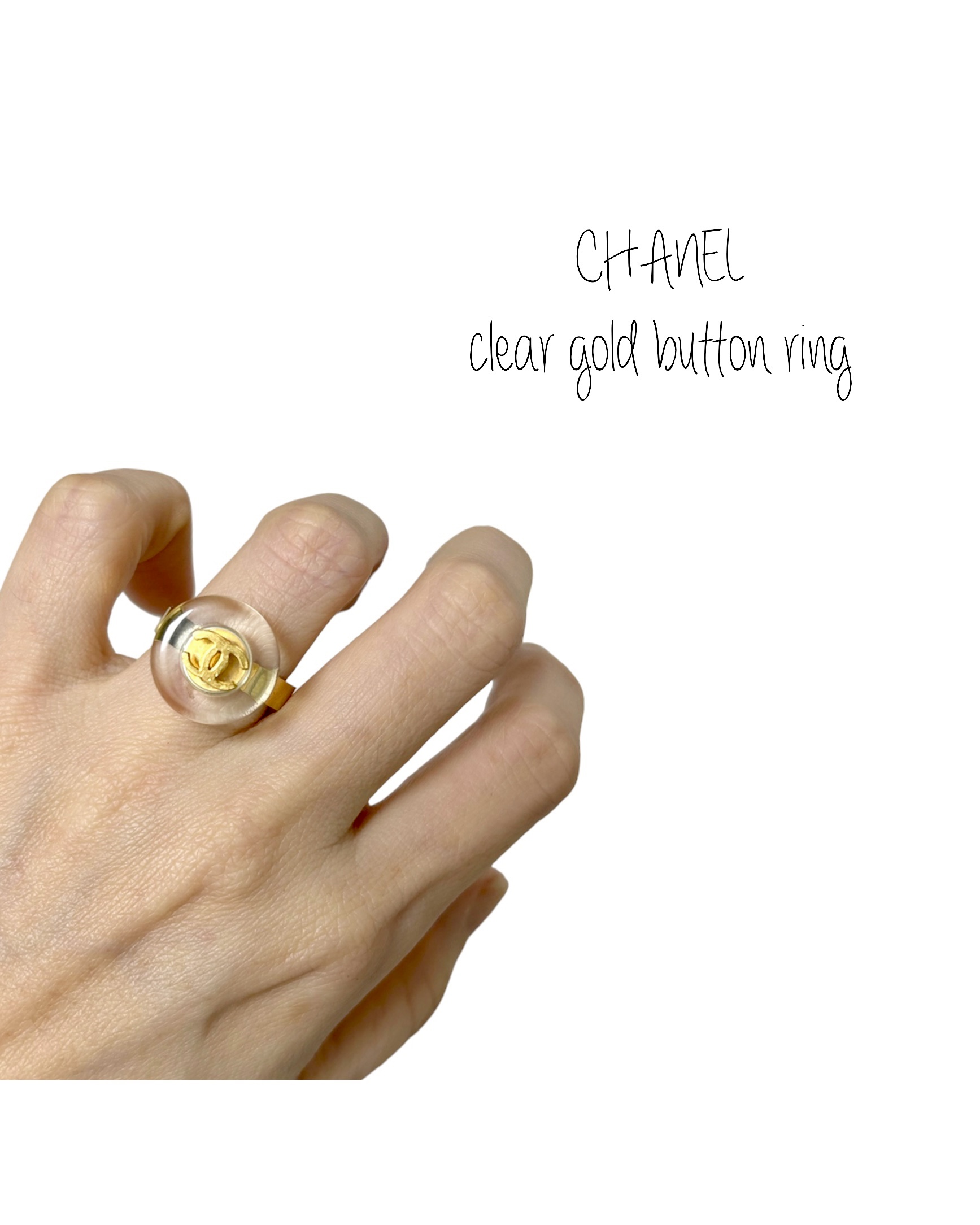 CHANEL button no.83